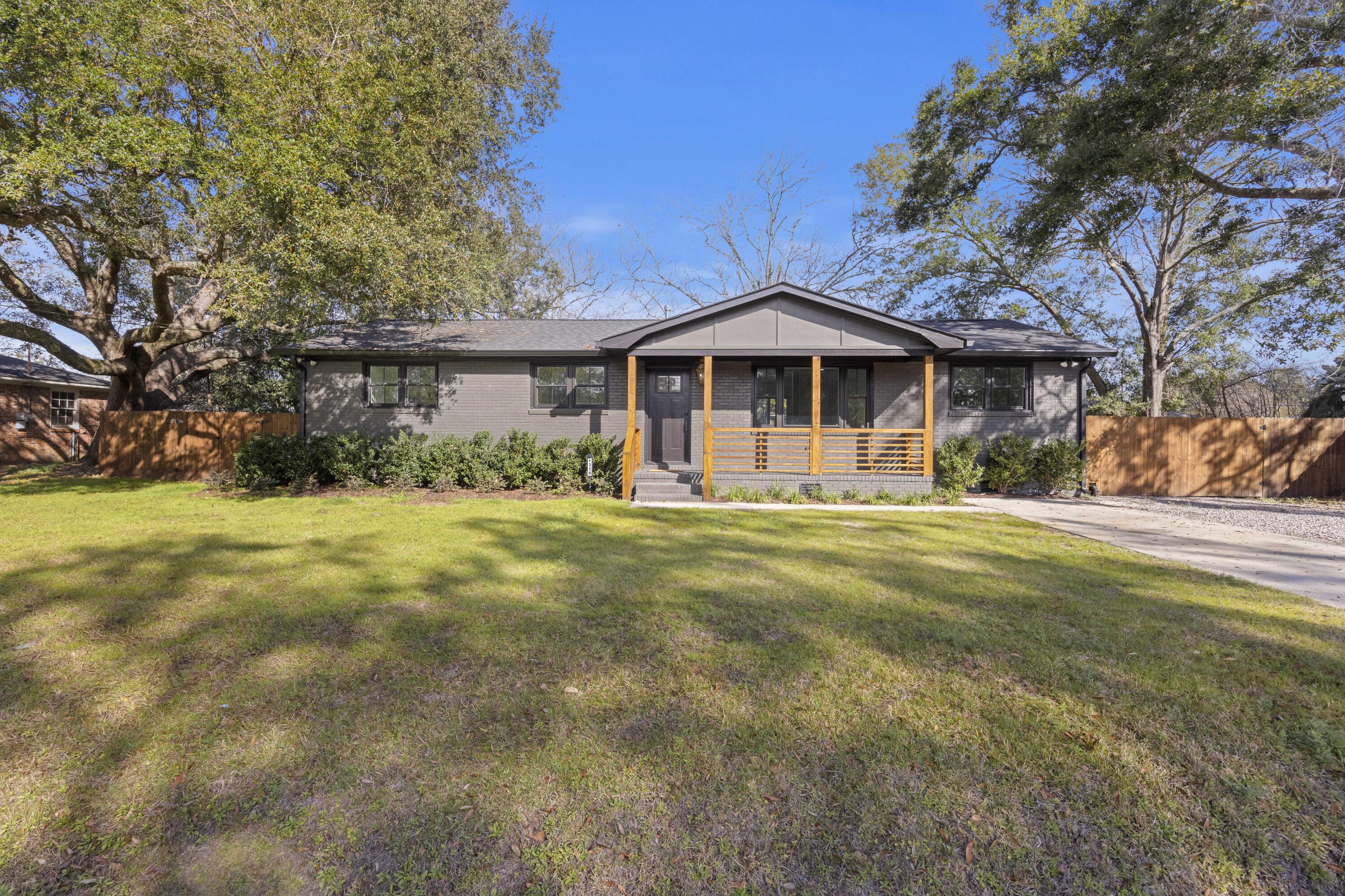 1328 Hermitage Avenue