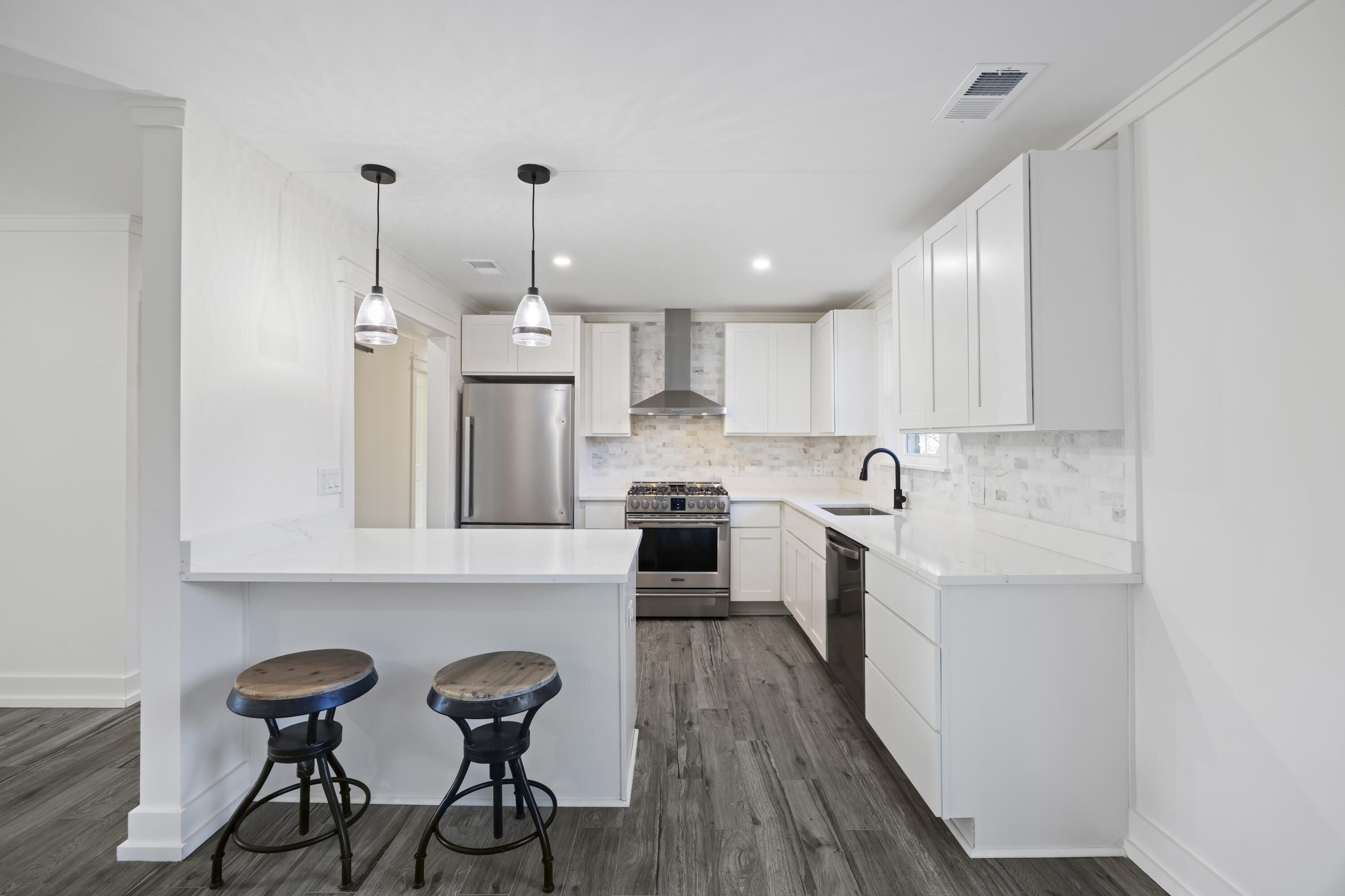 1328 Hermitage Avenue