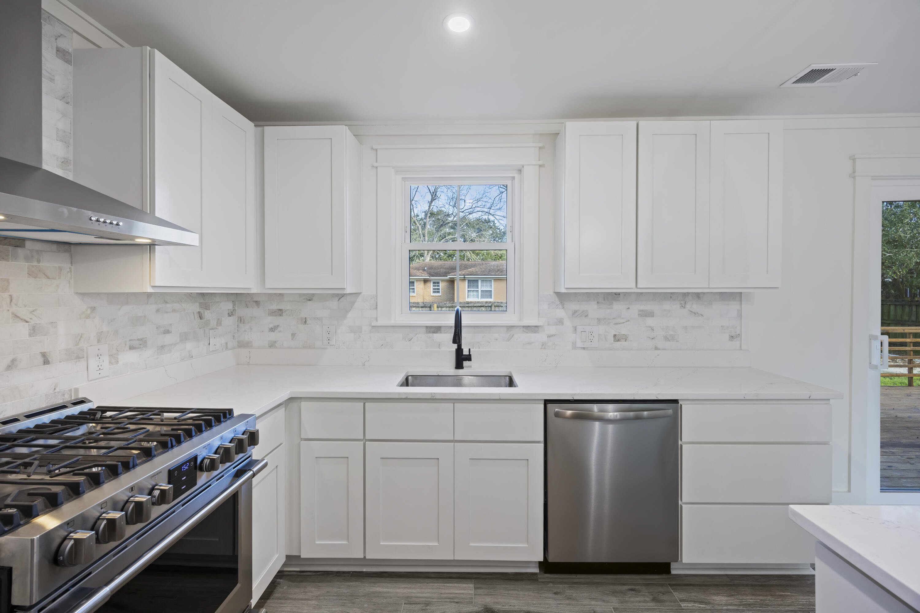 1328 Hermitage Avenue