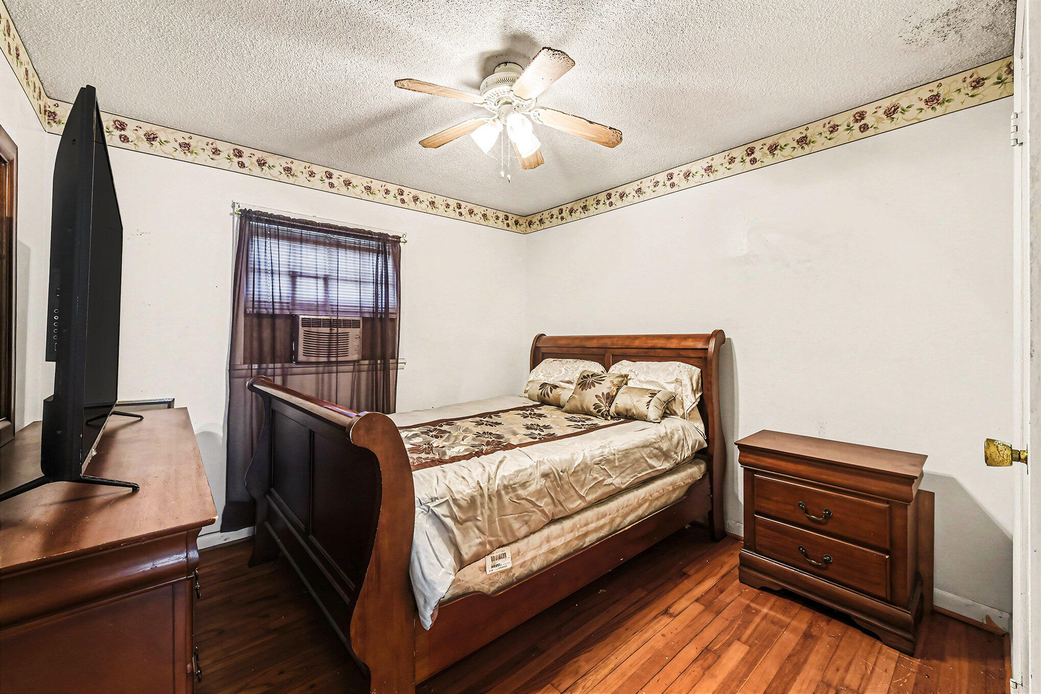 3358 Mountainbrook Avenue