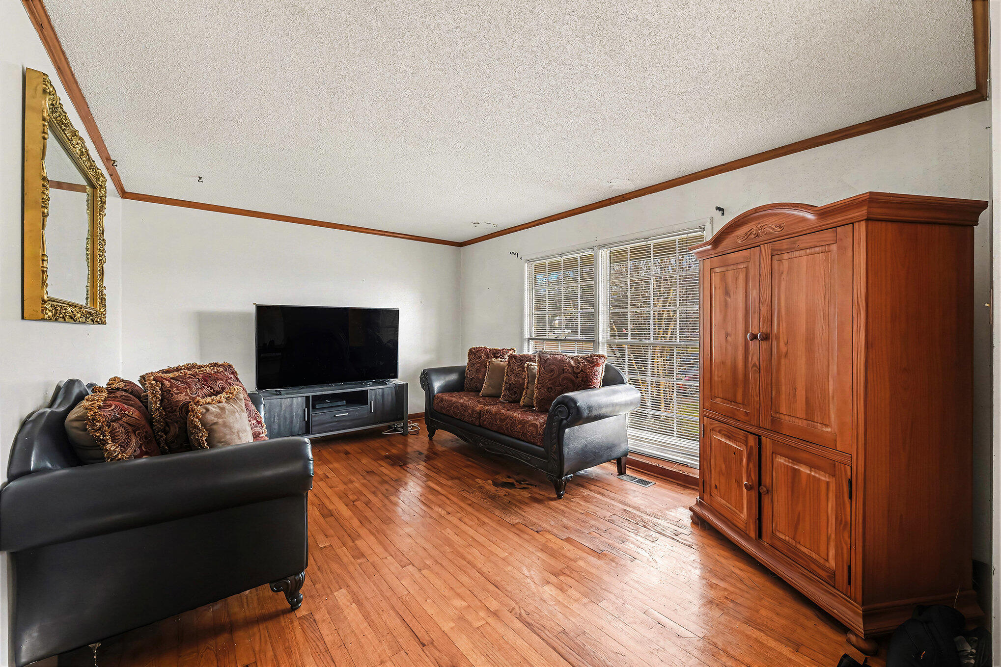 3358 Mountainbrook Avenue