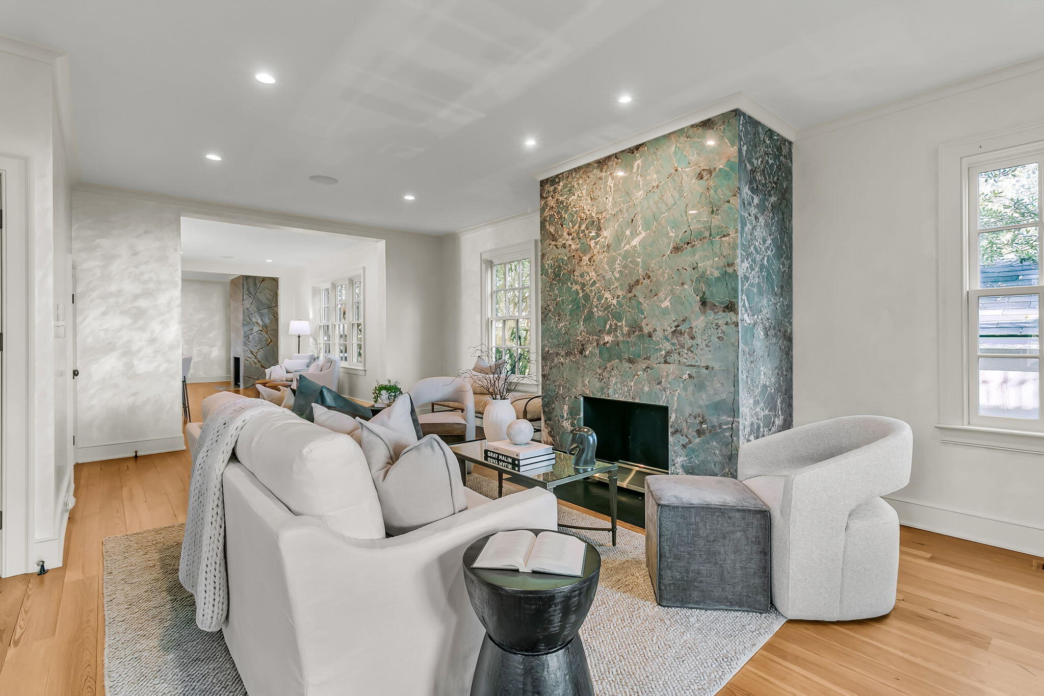 14 1/2 Murray Boulevard