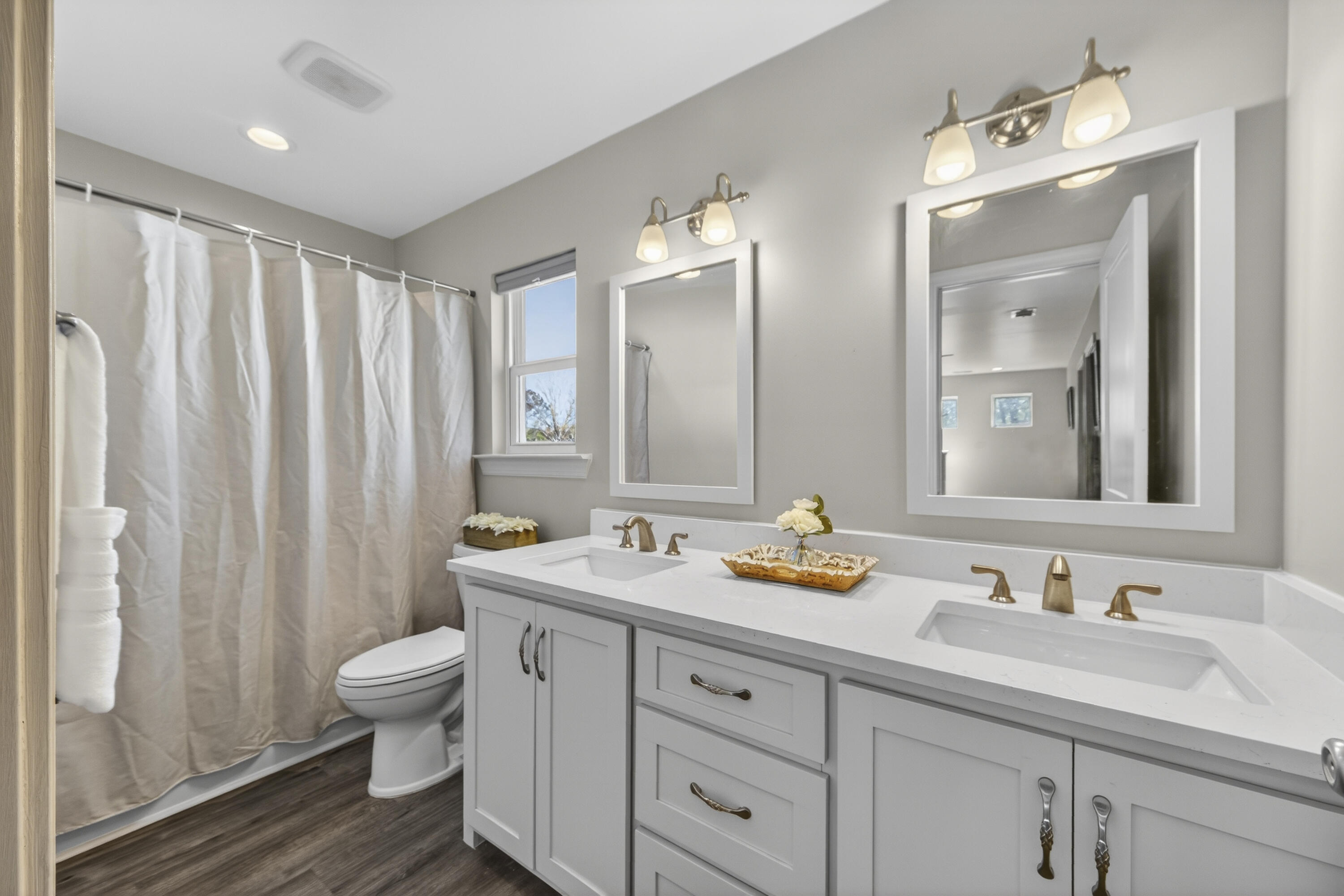 1723 W Avalon Circle