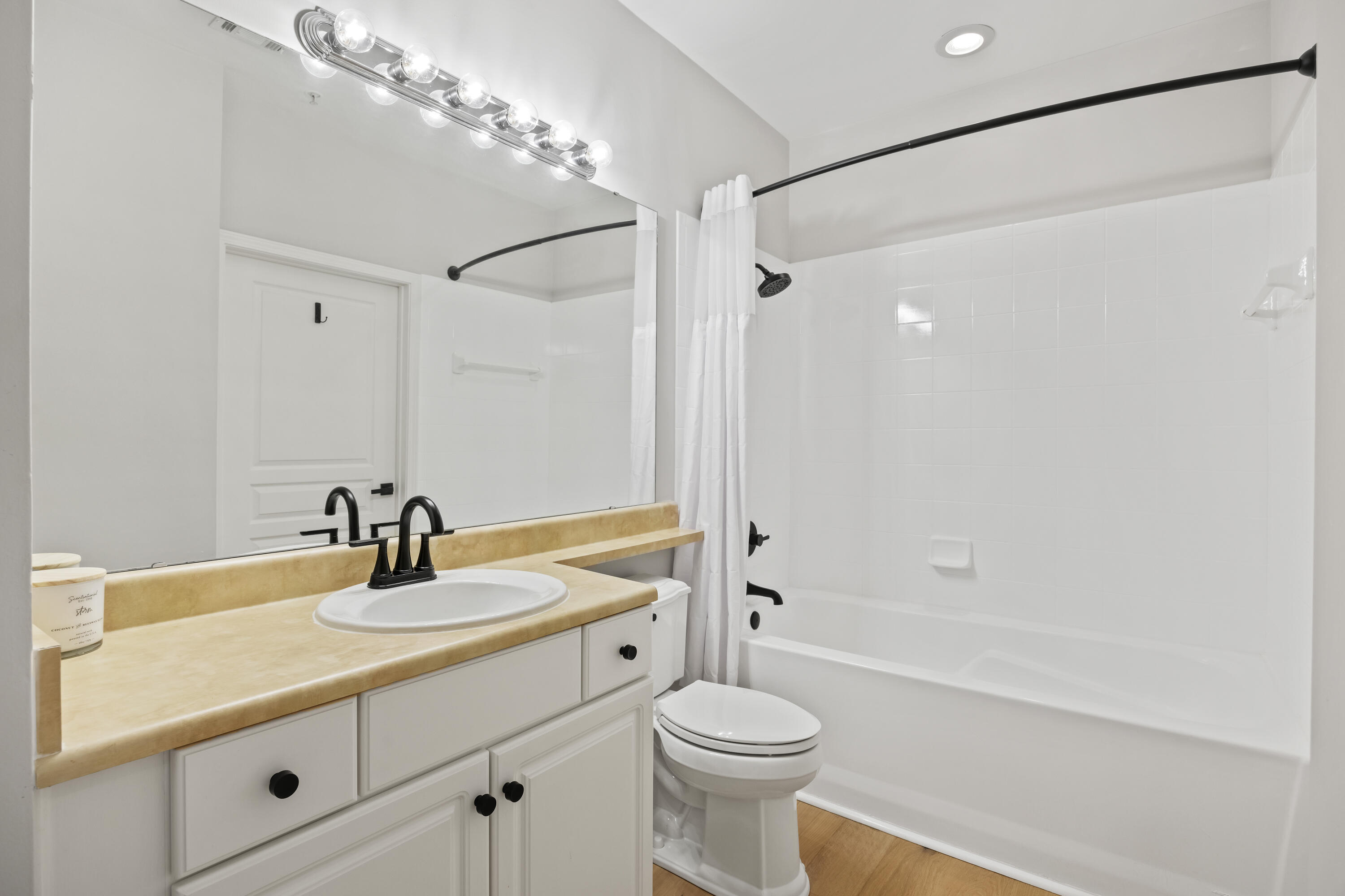 200 Bucksley Lane # 105