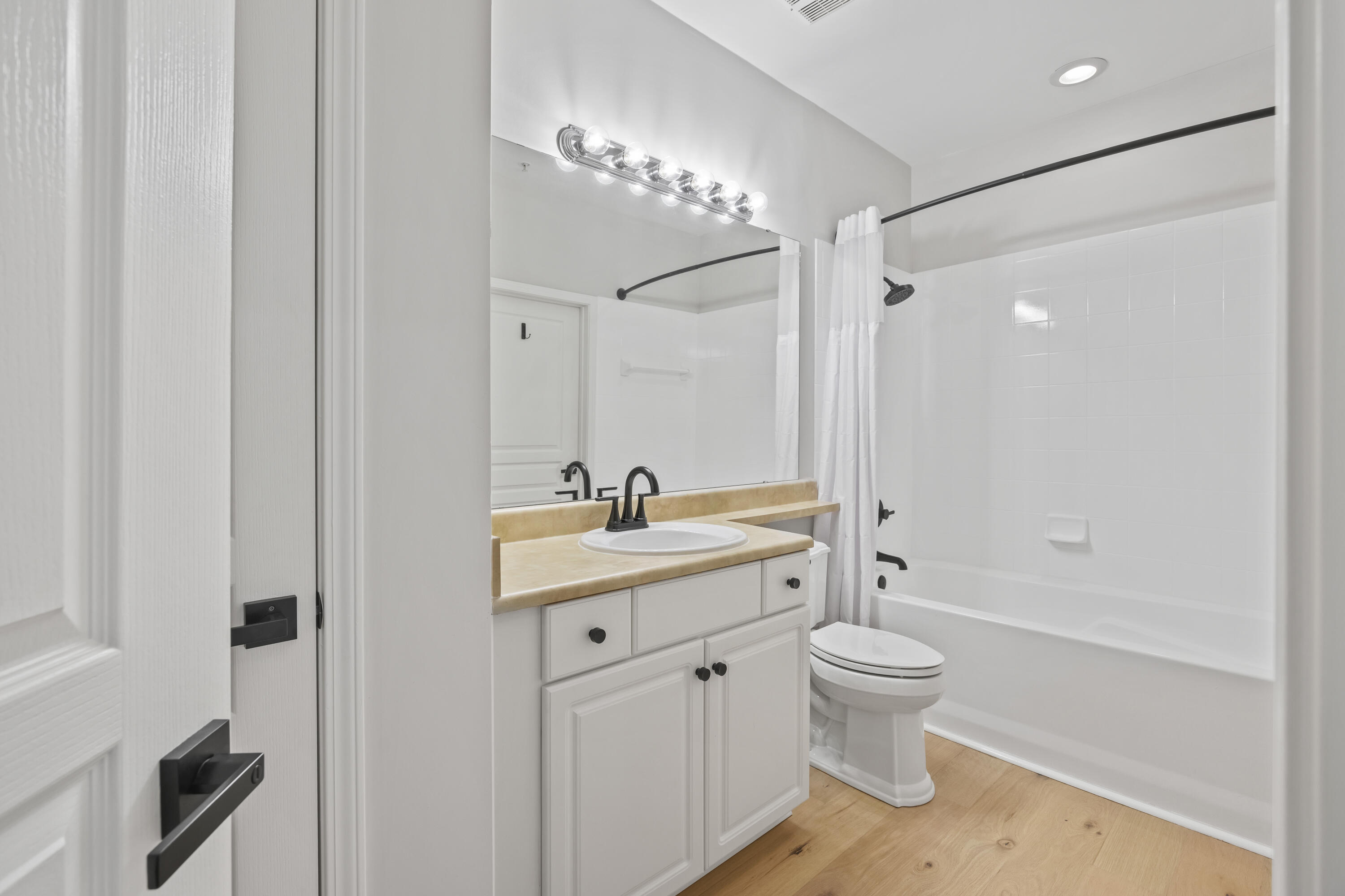 200 Bucksley Lane # 105