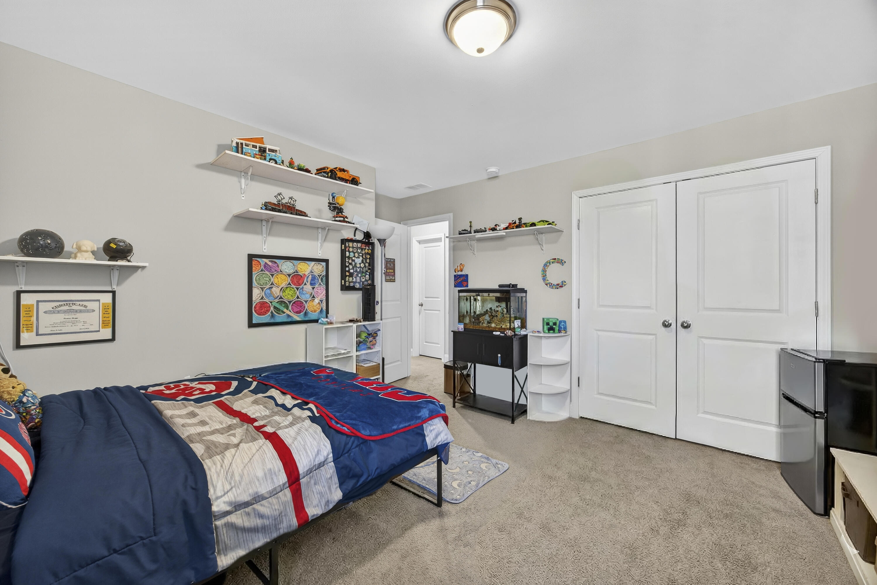 689 W Butternut Road