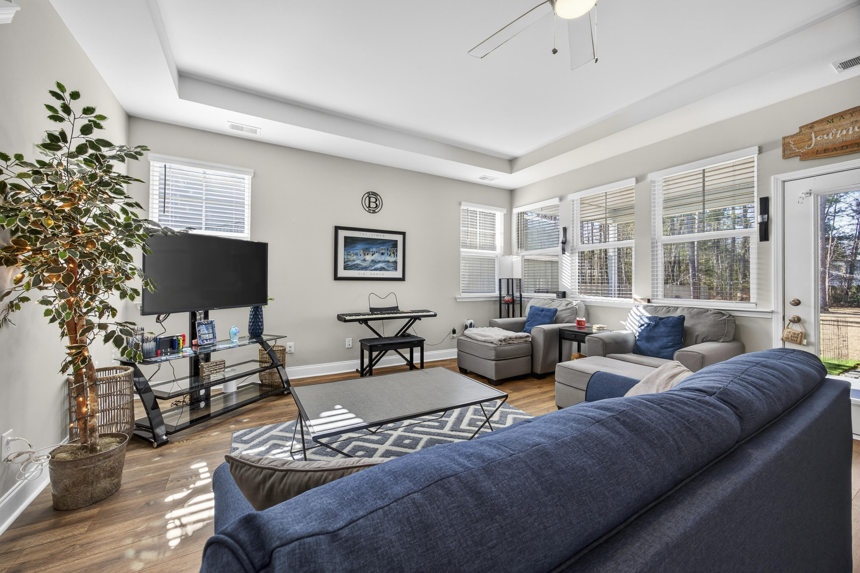 689 W Butternut Road