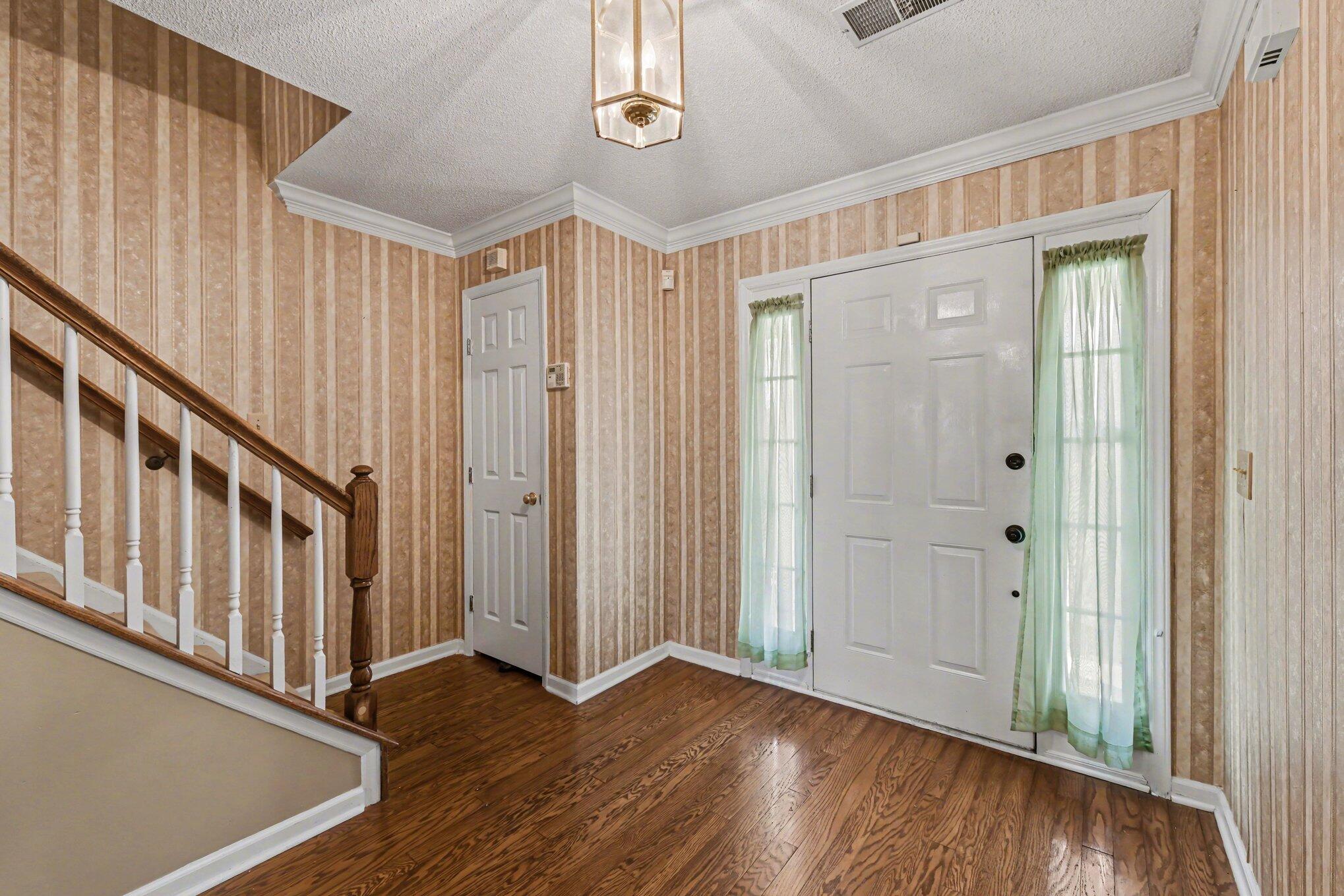 104 N Pembroke Drive