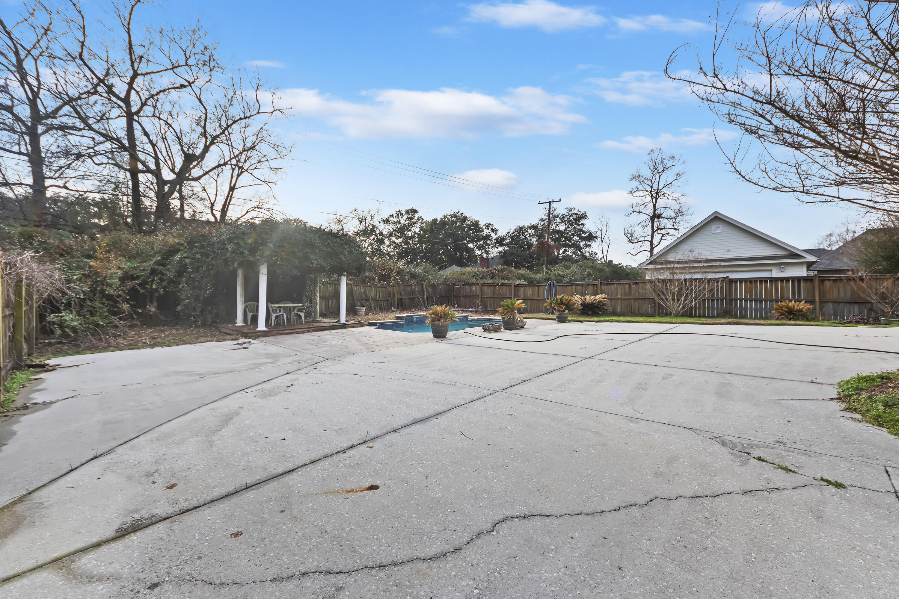 231 N Ainsdale Drive