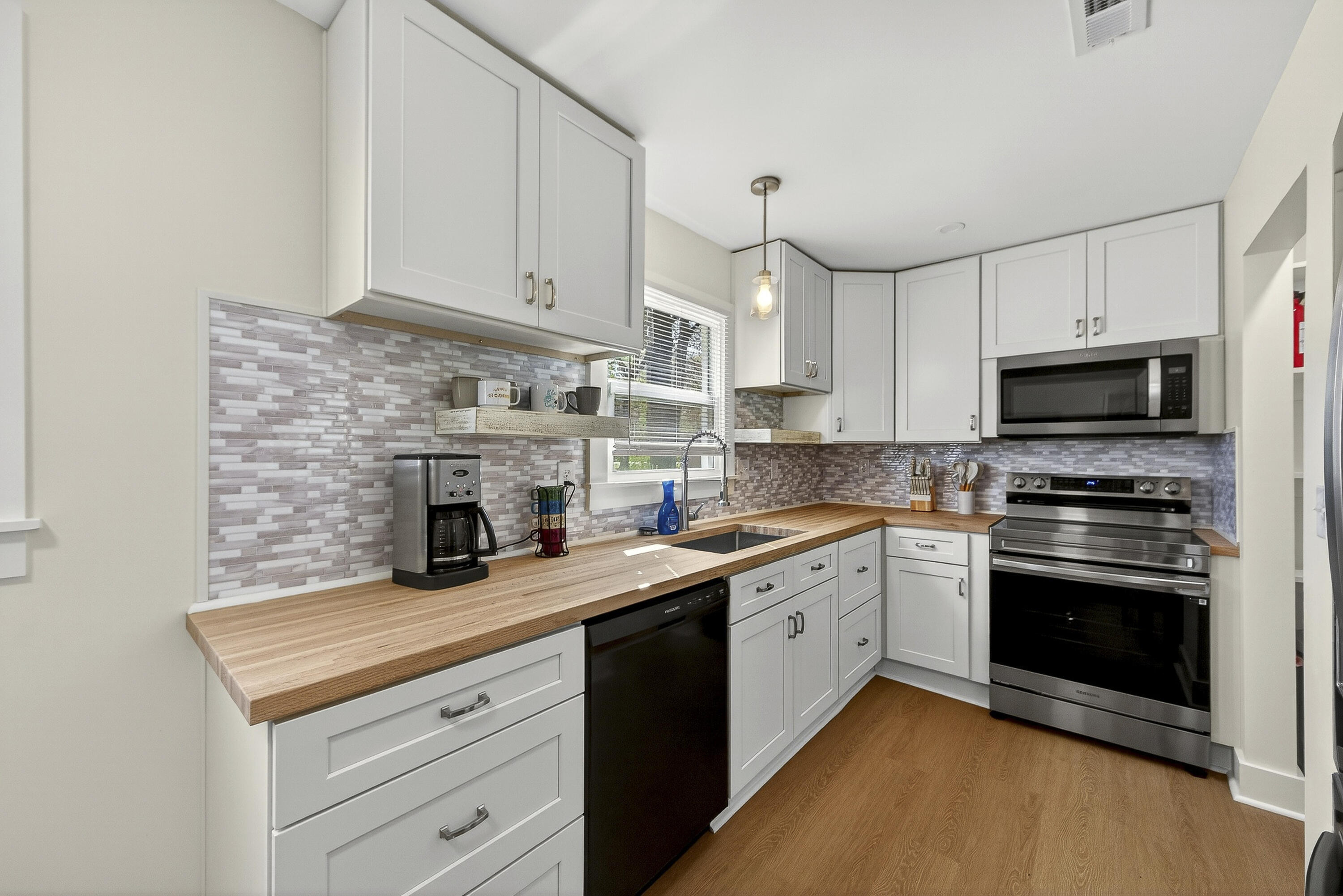 908 King Richard Drive