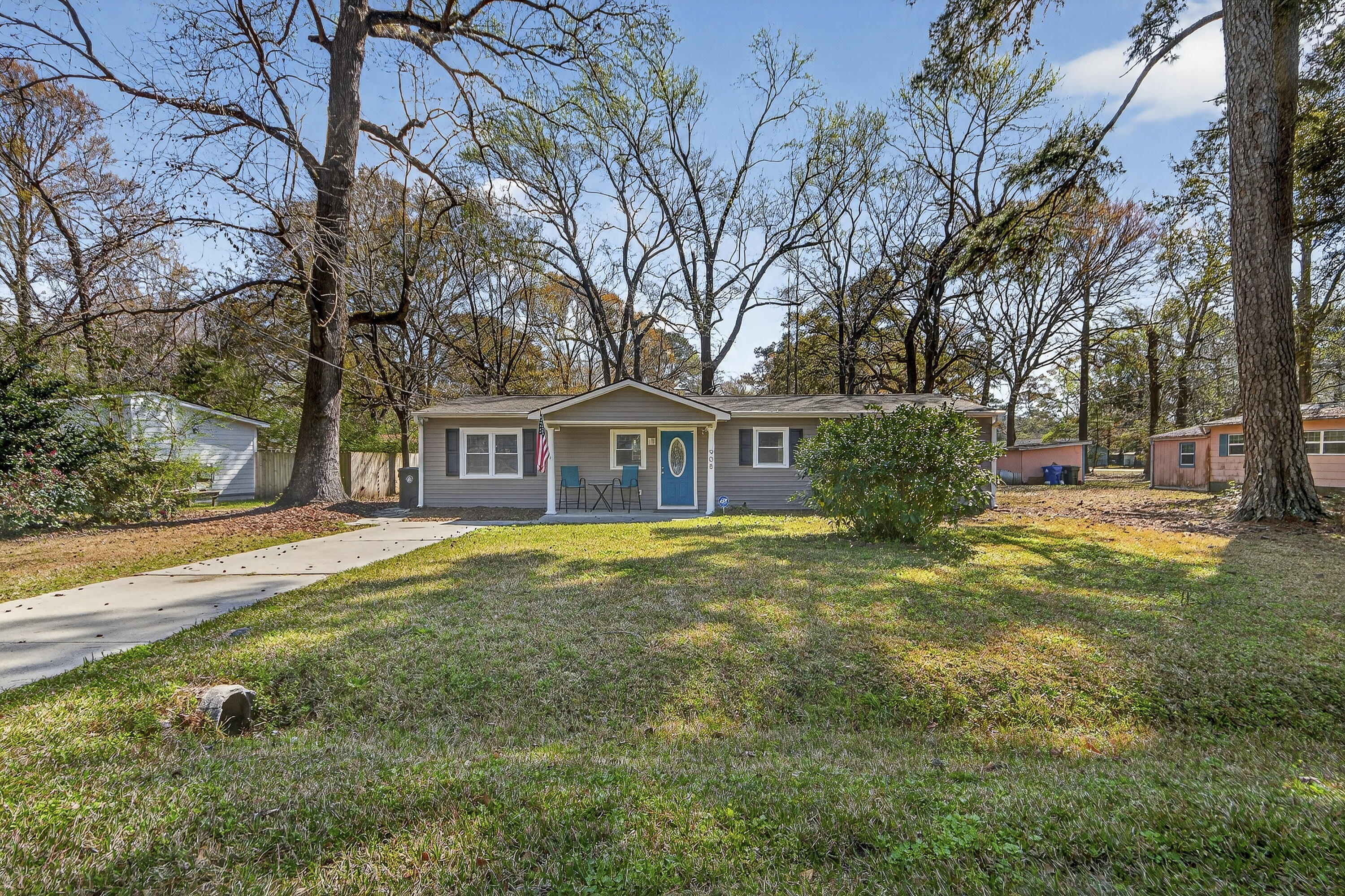 908 King Richard Drive