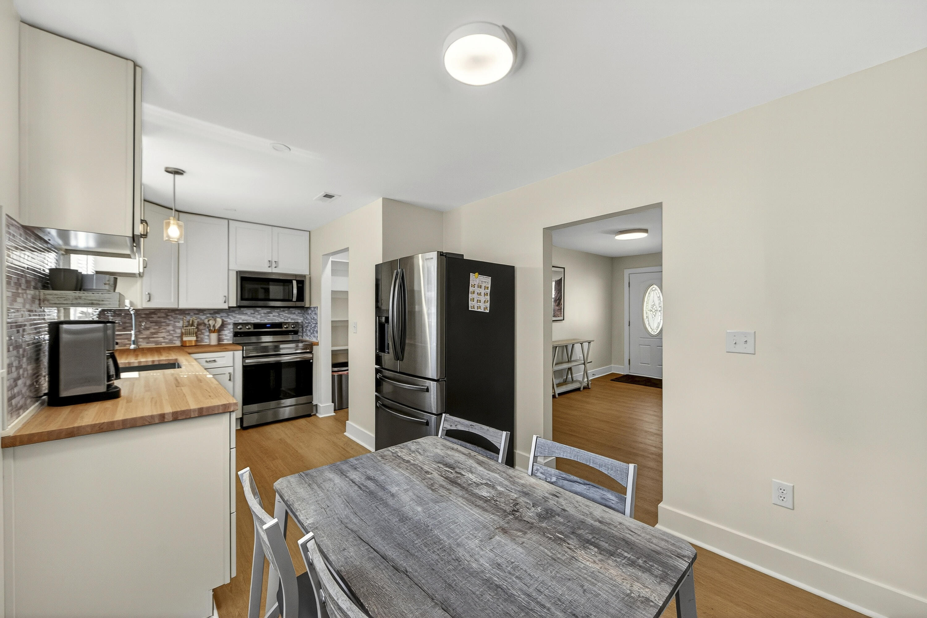 908 King Richard Drive