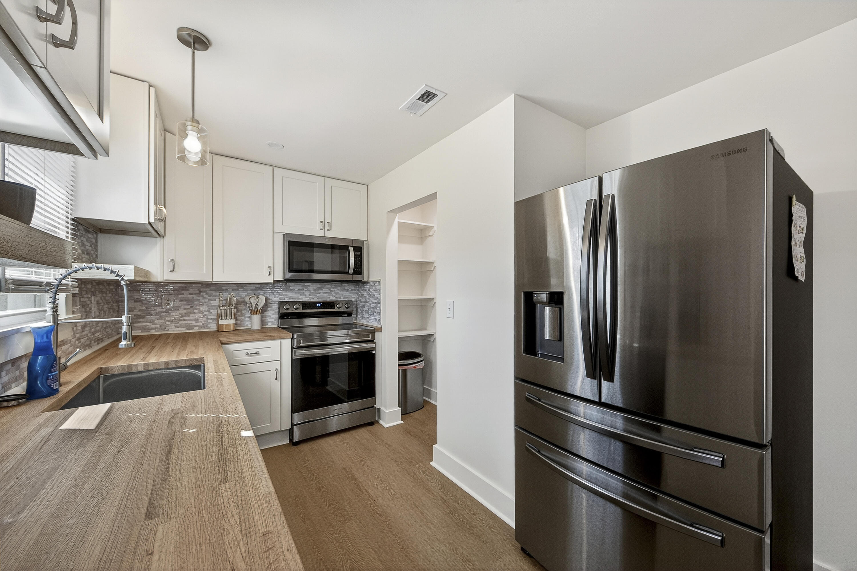 908 King Richard Drive