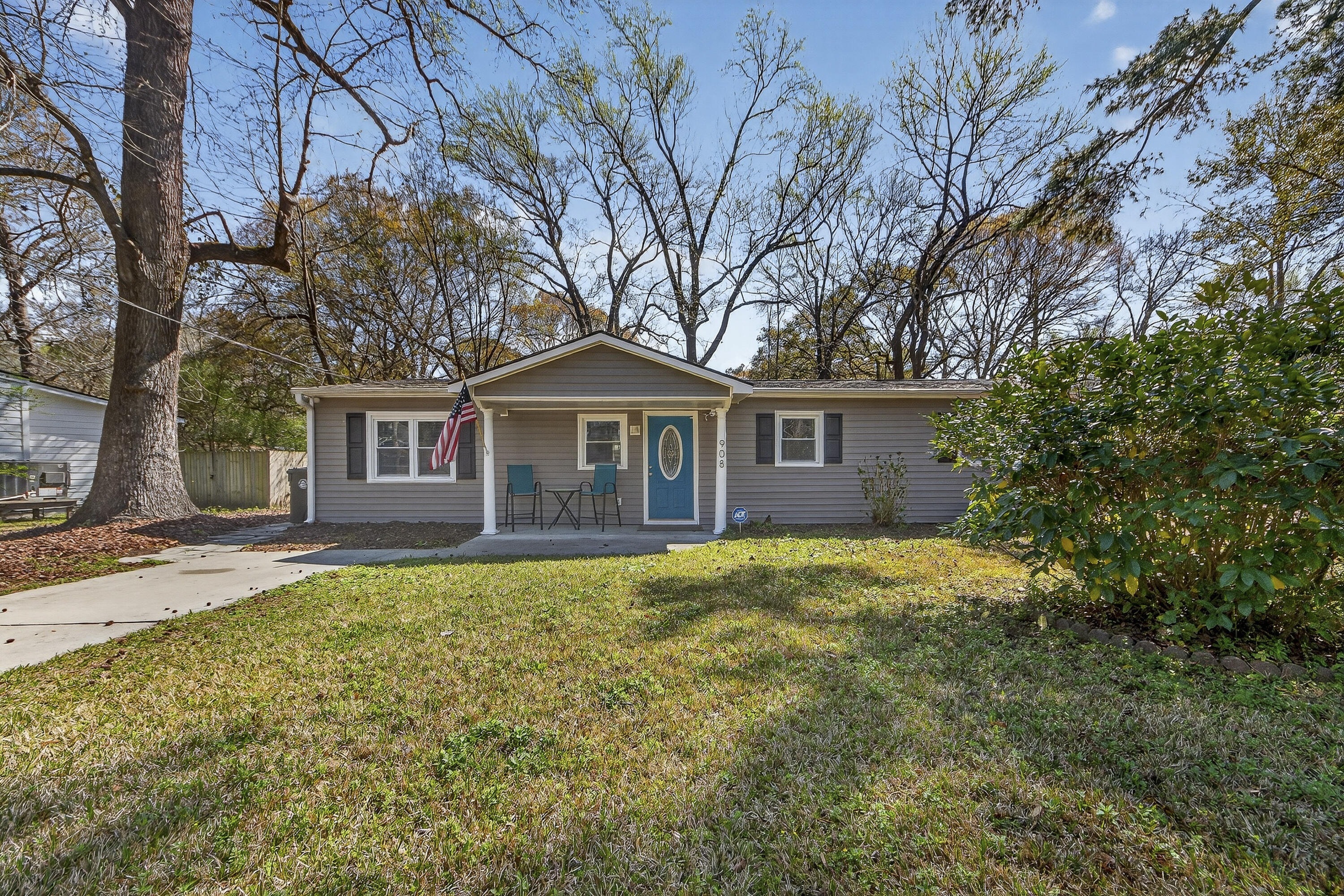 908 King Richard Drive