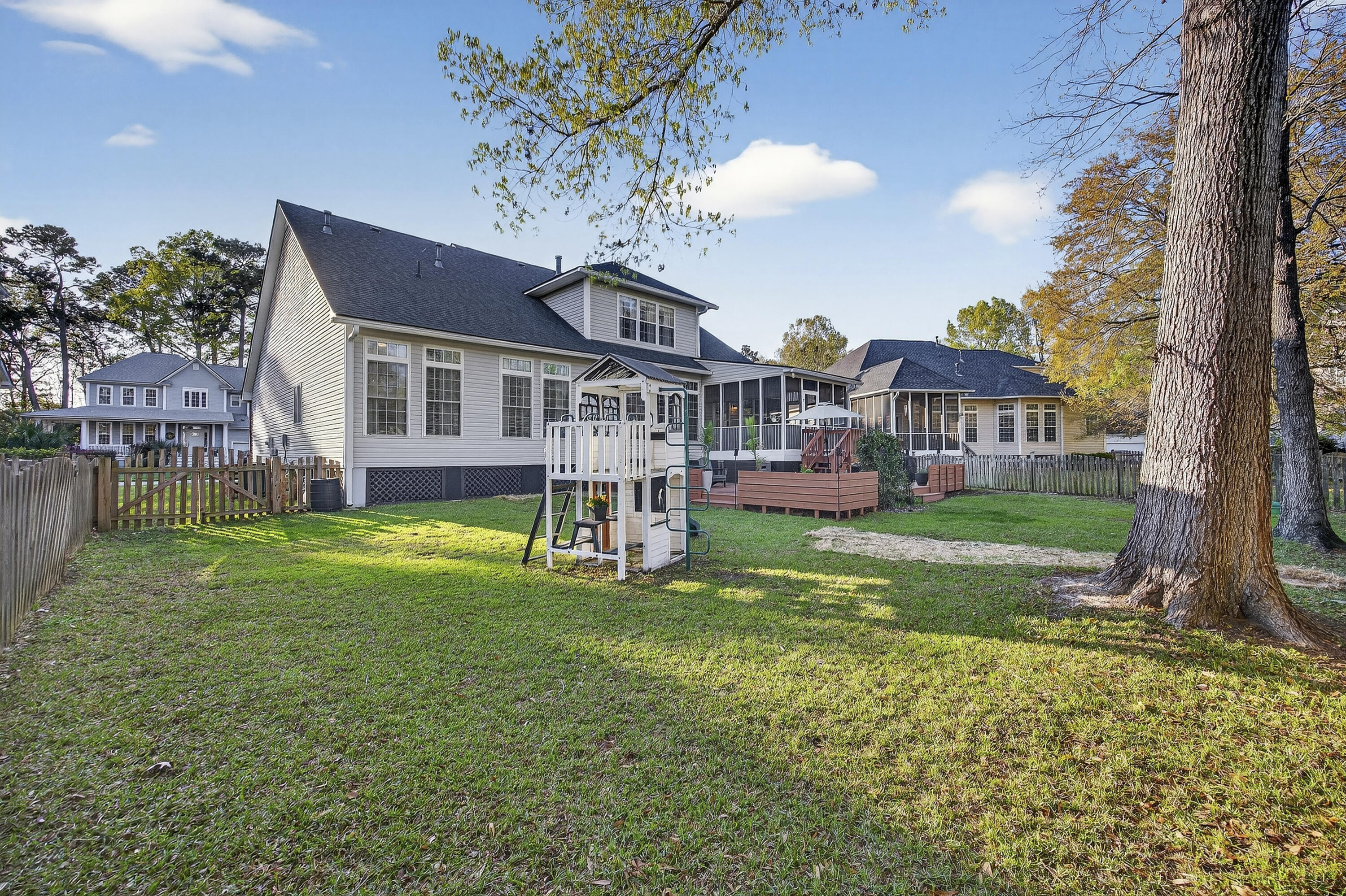 1617 William Hapton Way