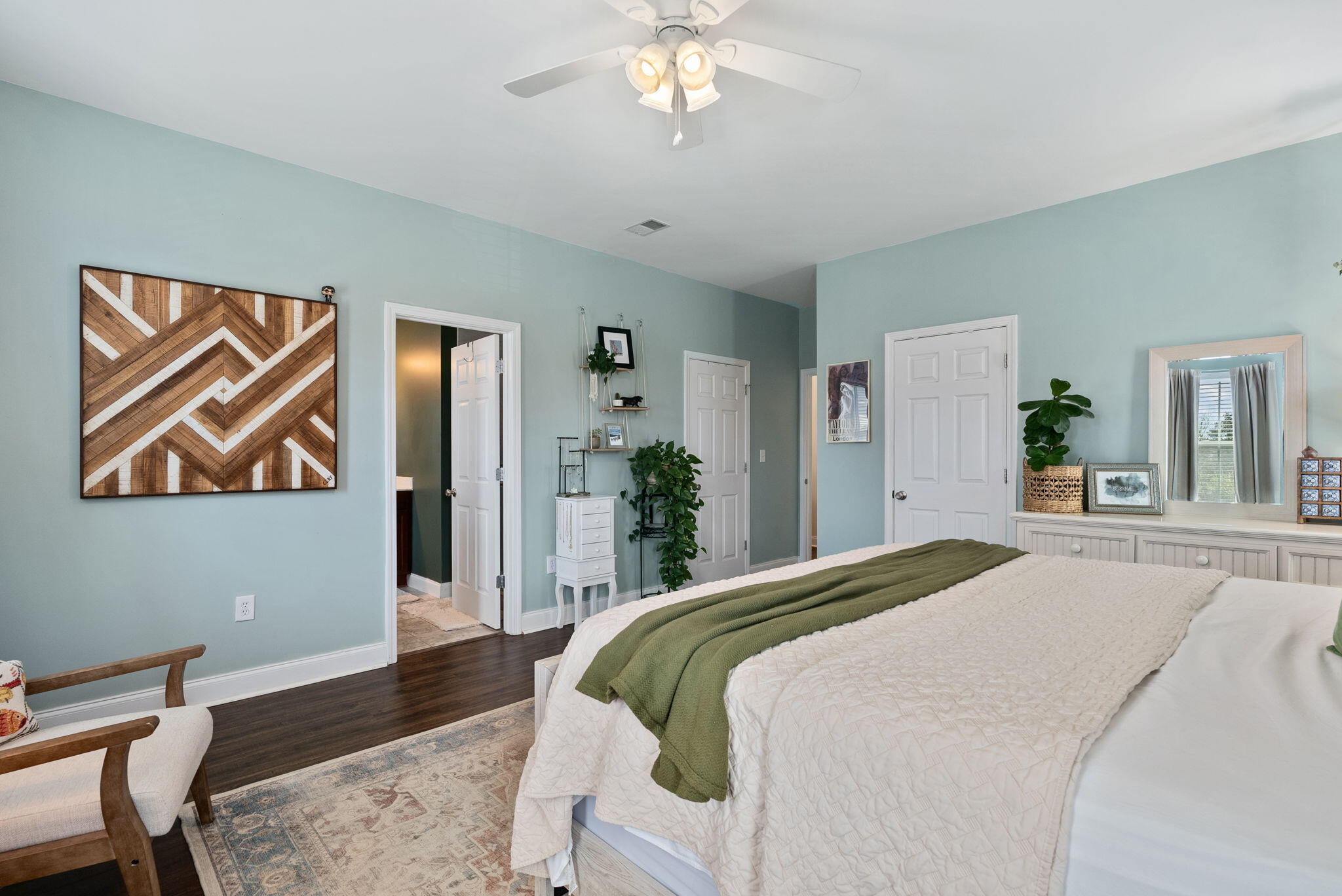 5122 Hyde Park Village Lane