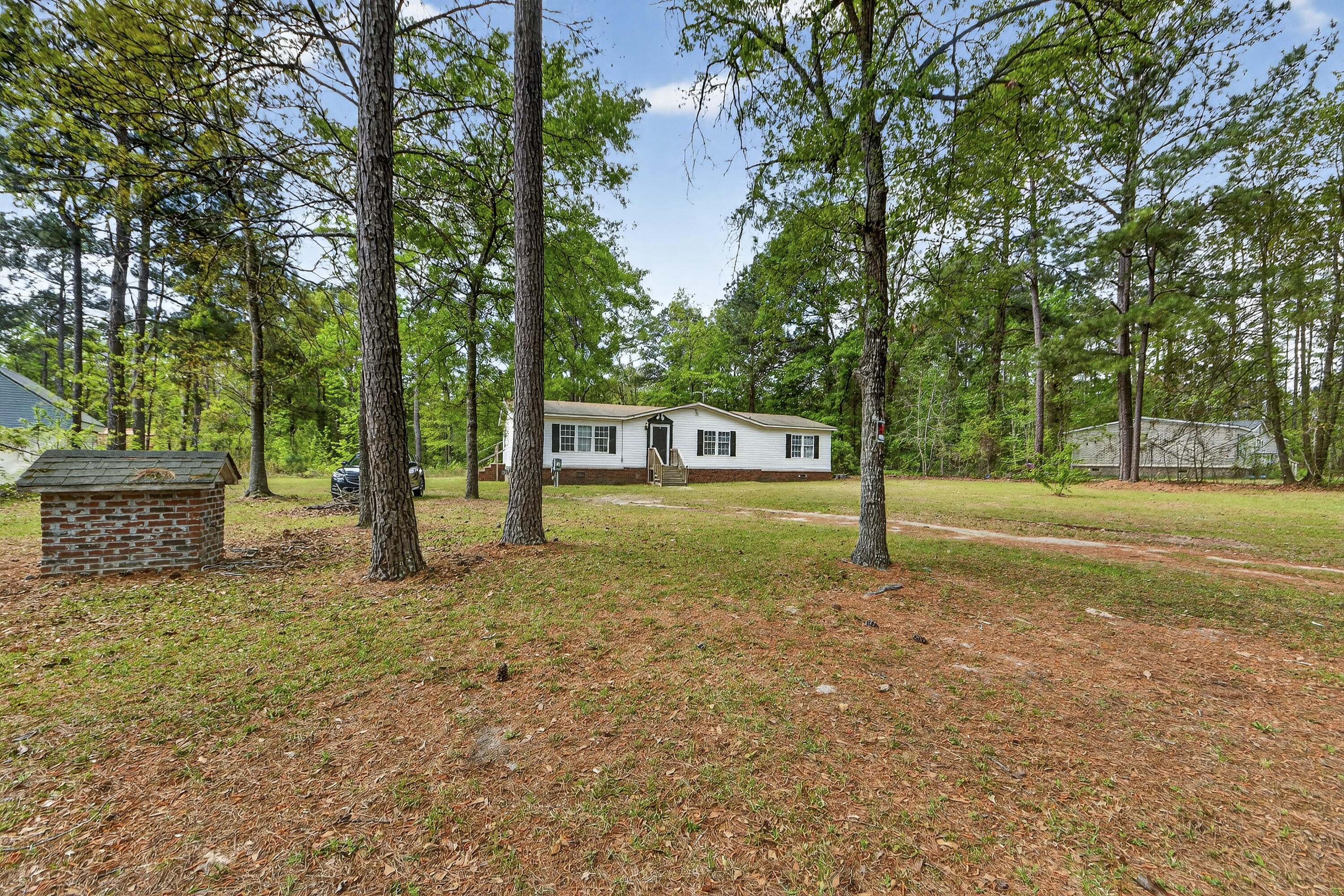 1093 Tobacco Road