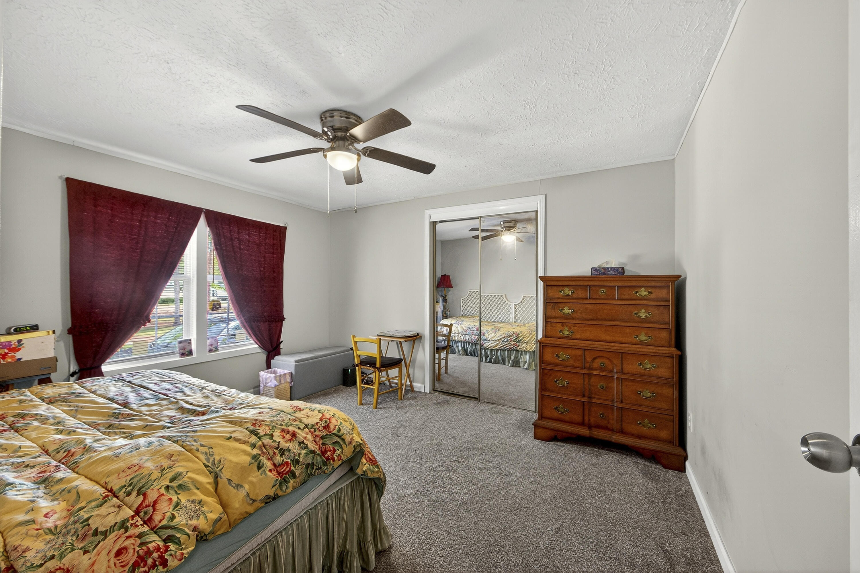 1093 Tobacco Road