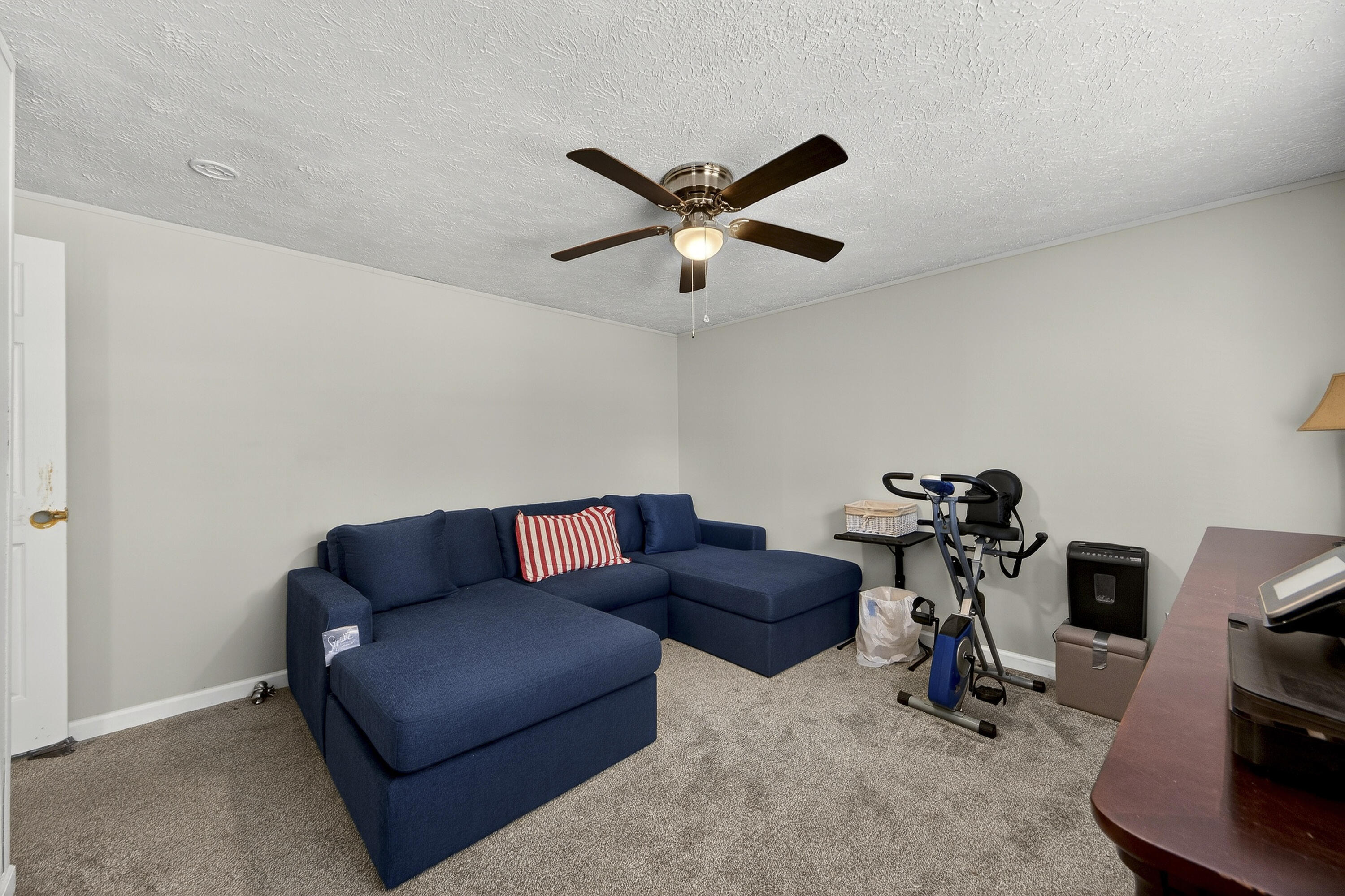 1093 Tobacco Road