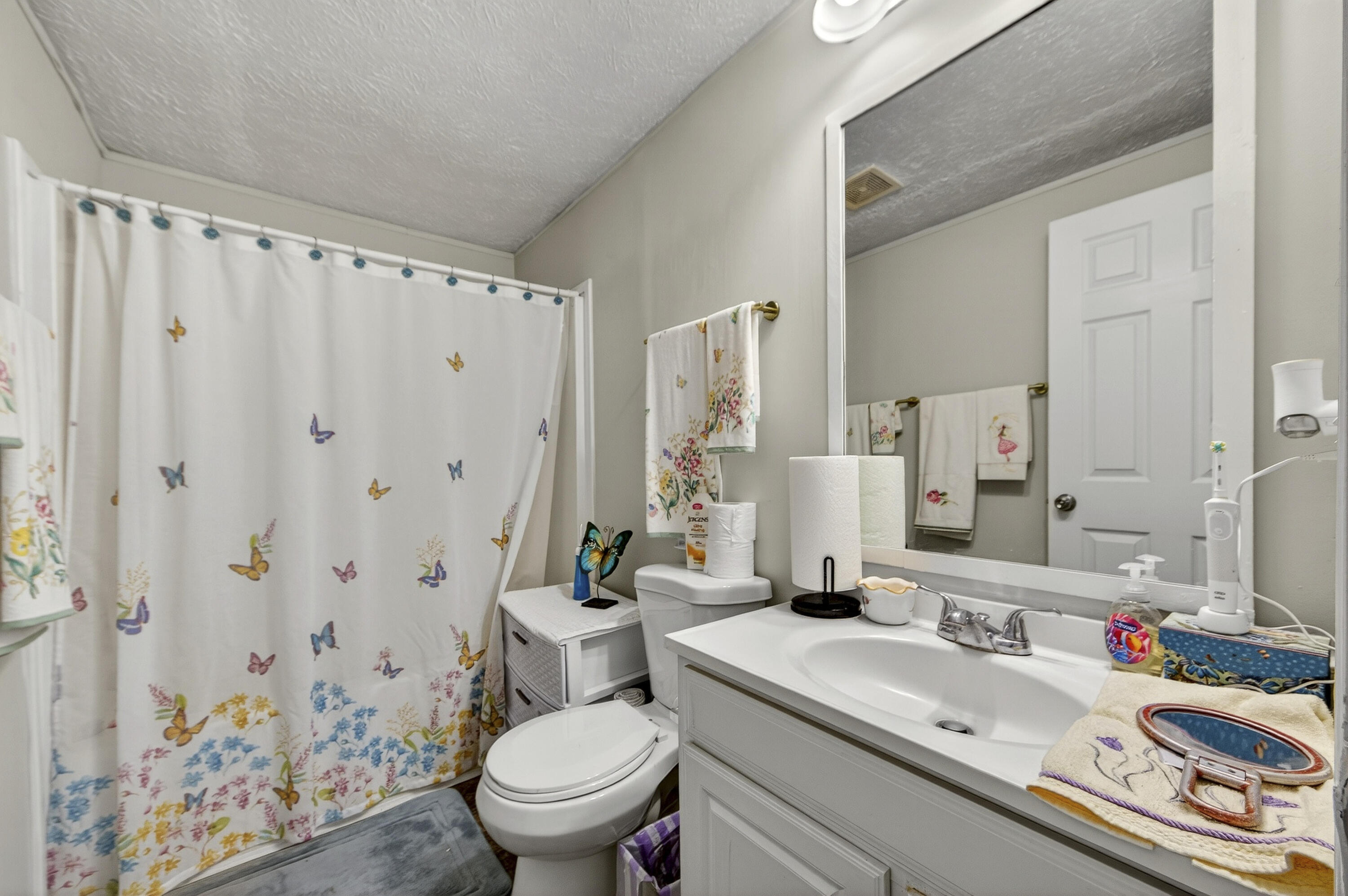 1093 Tobacco Road