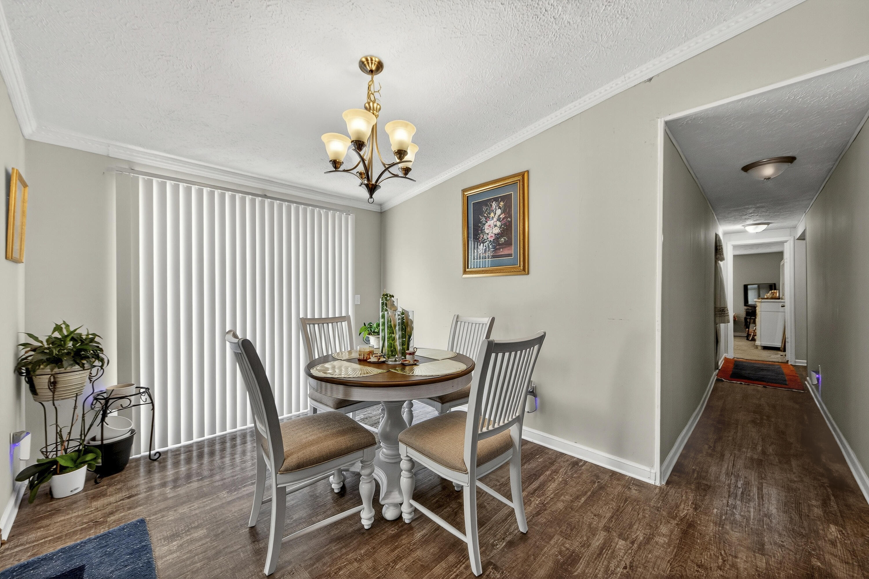 1093 Tobacco Road
