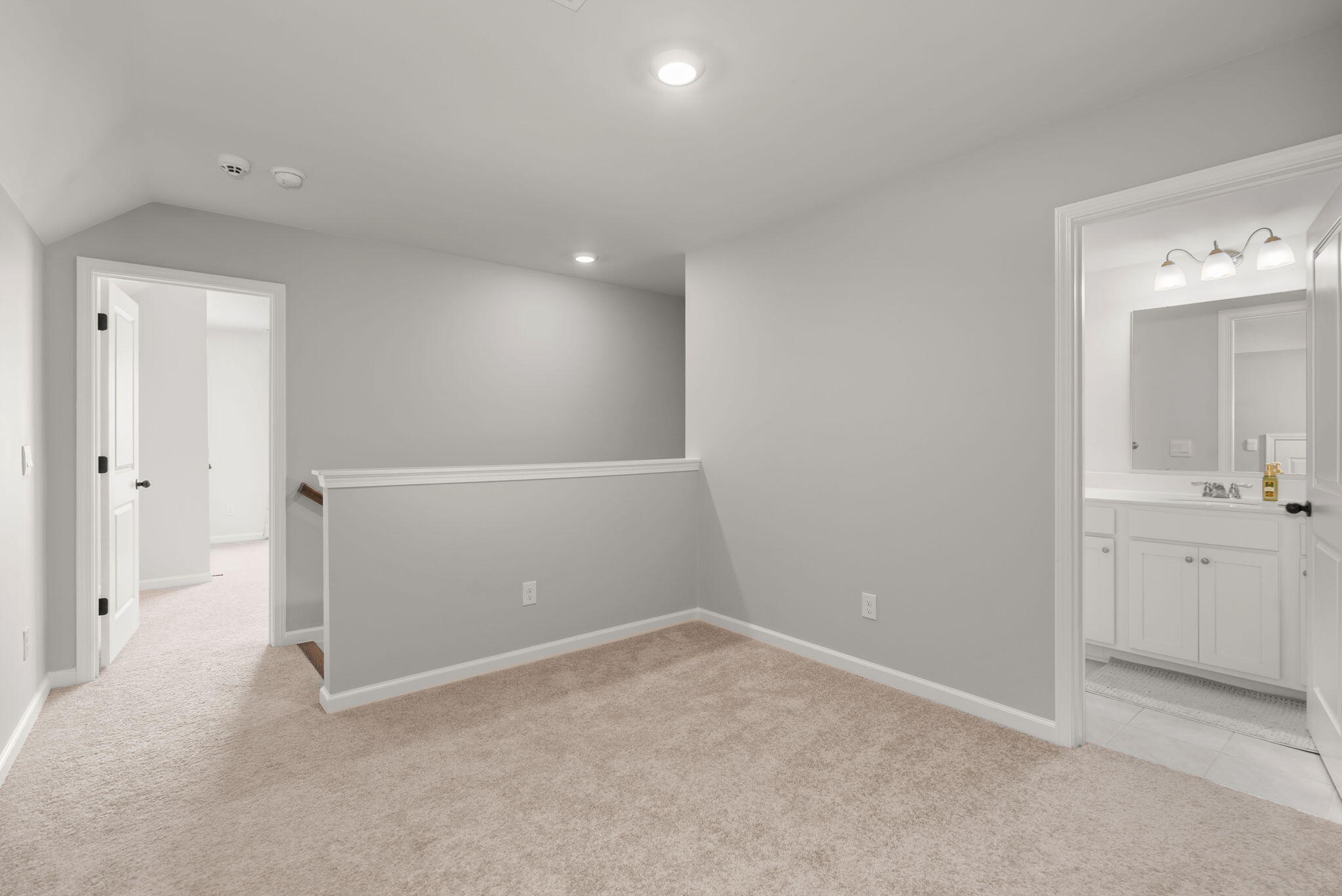 404 Oak View Way