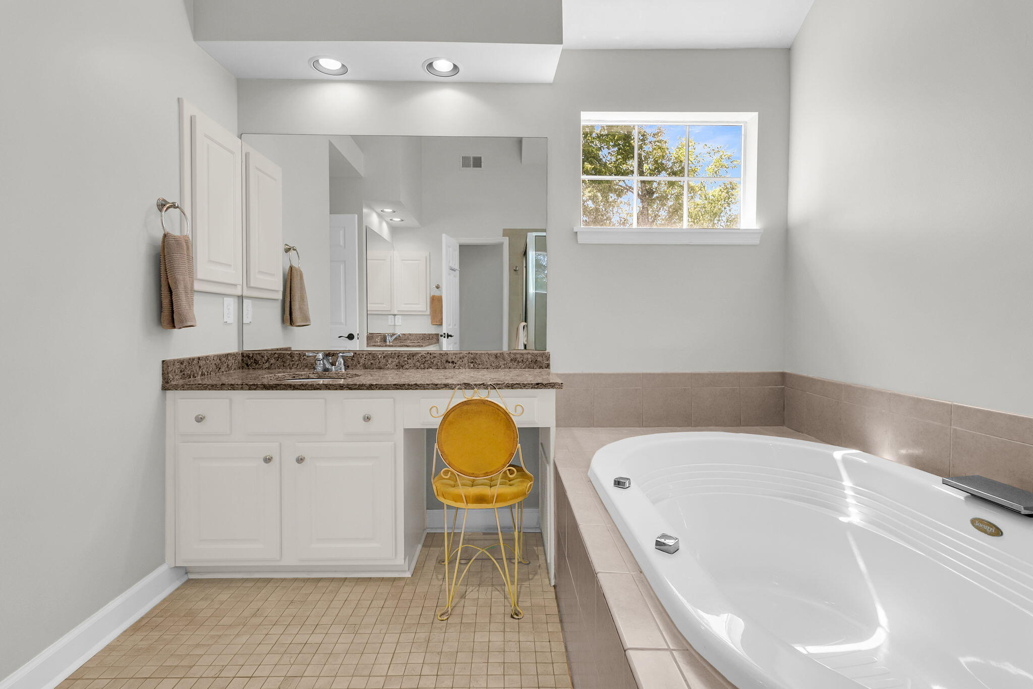 2116 Tall Grass Circle