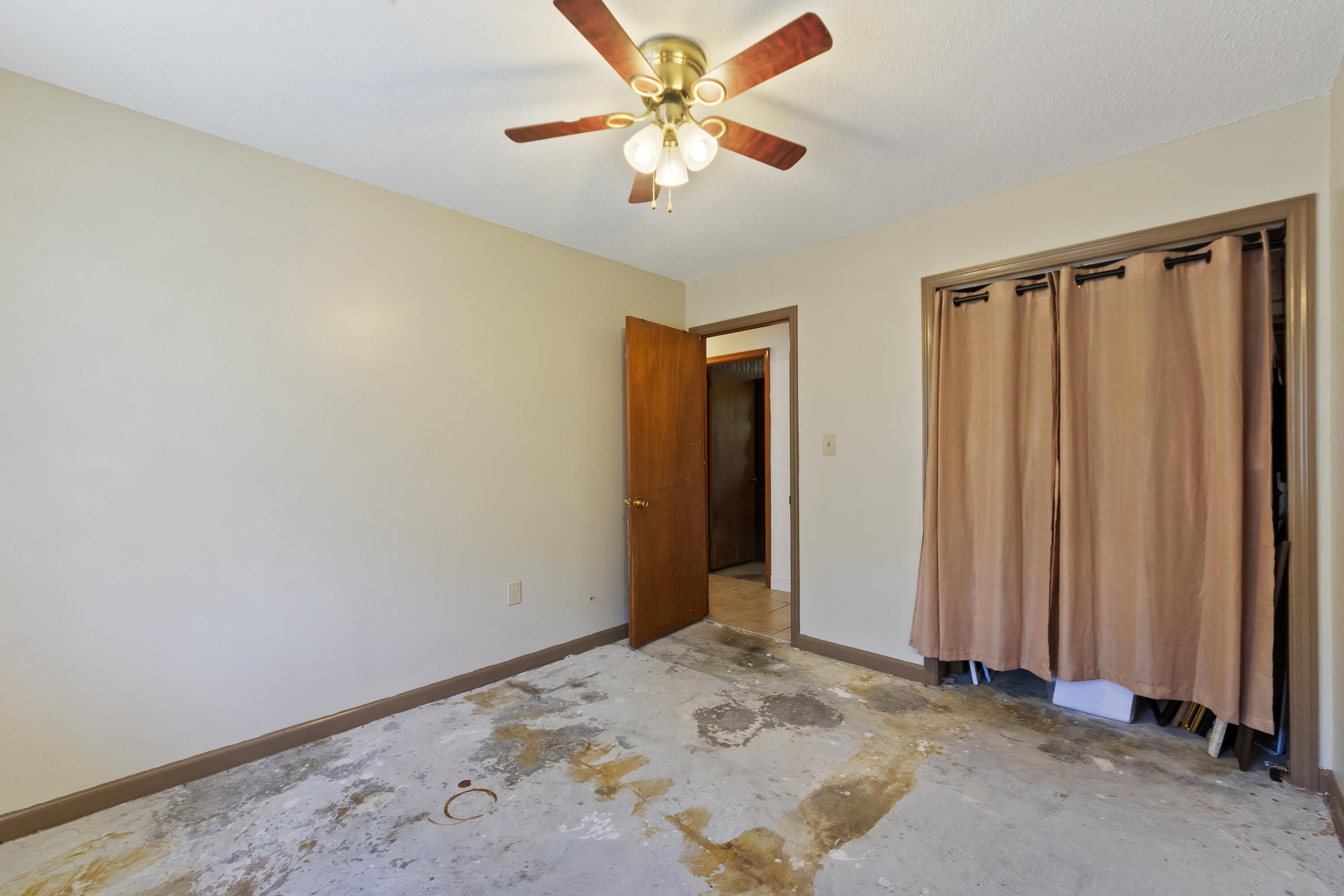 4905 Popperdam Creek Drive