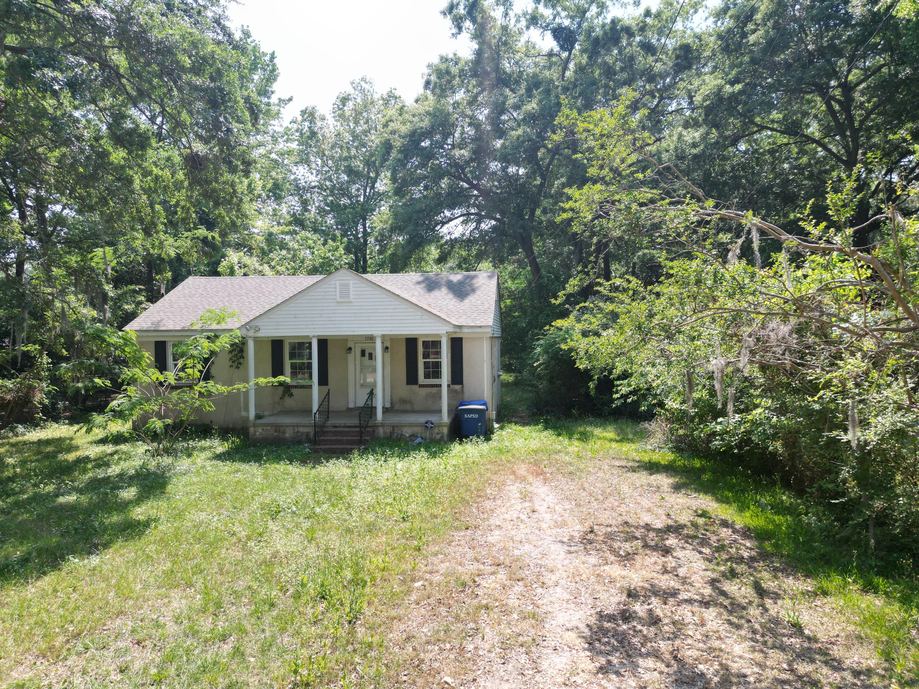 1740 Dogwood
