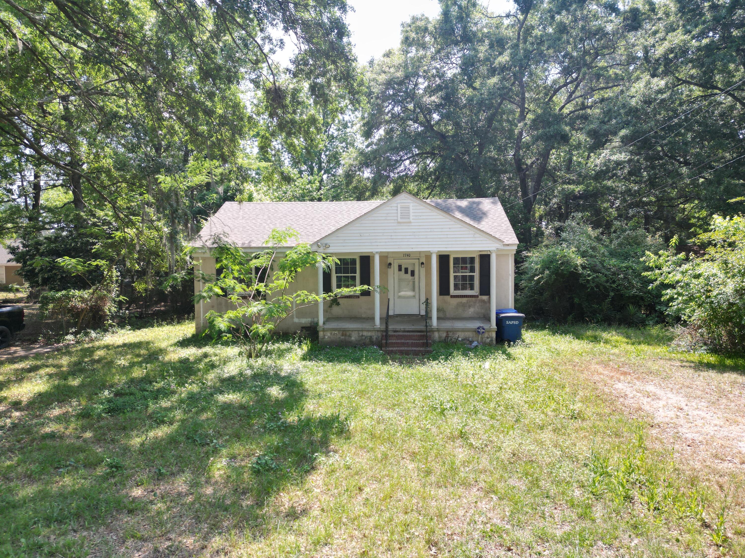 1740 Dogwood