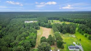 1 Marion Woods Trail