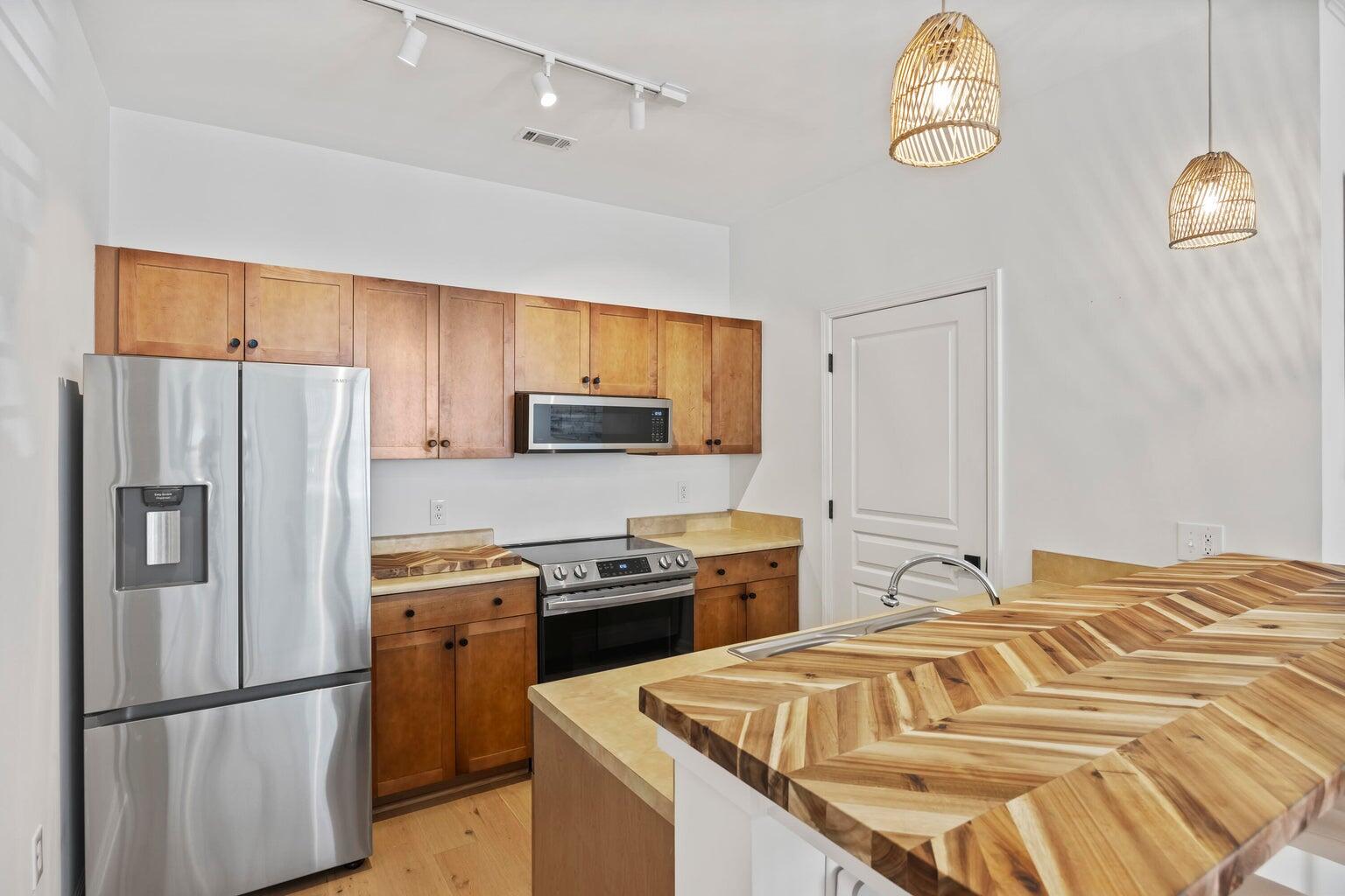 200 Bucksley Lane # 105