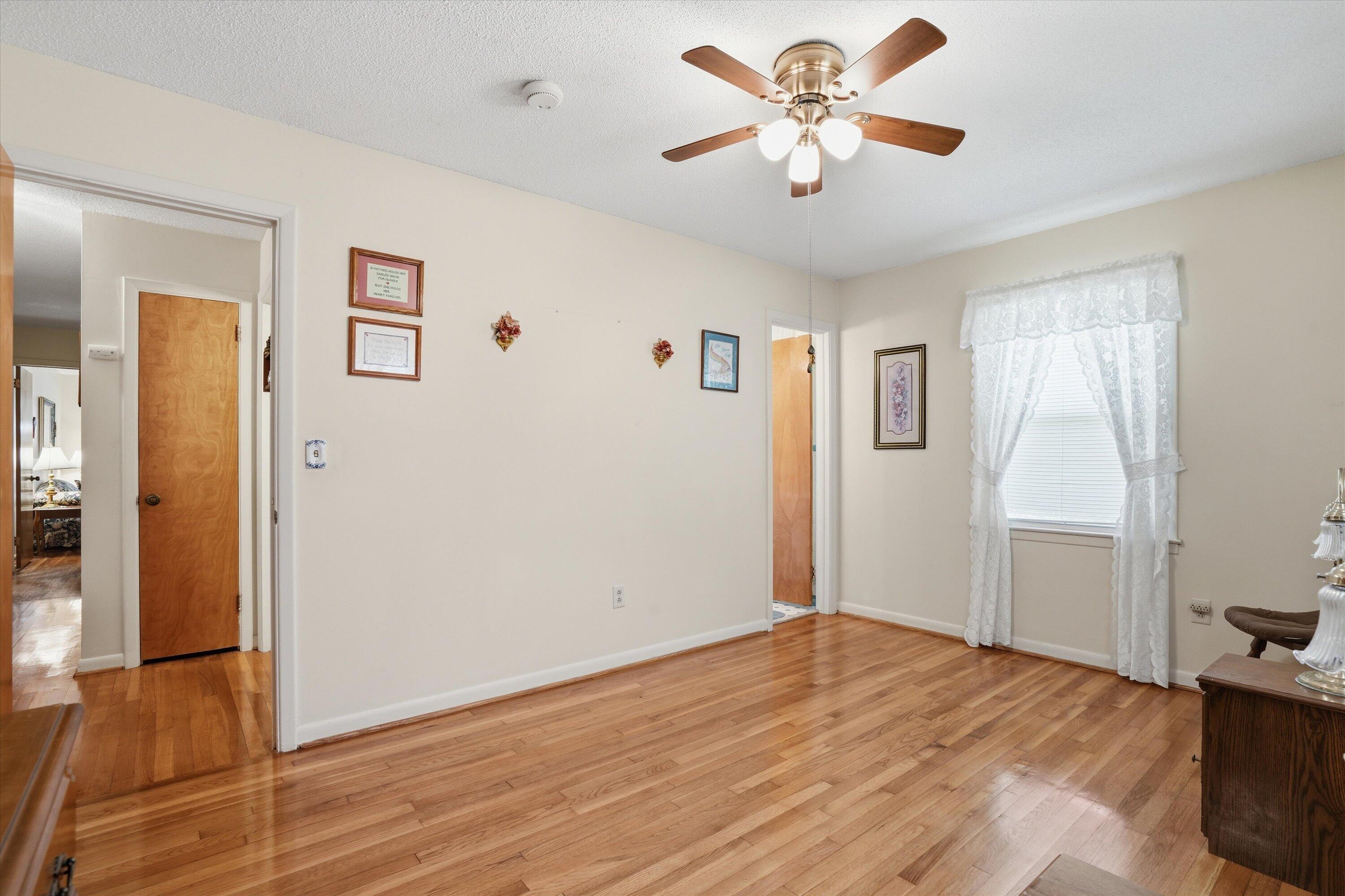 5312 Chantilly Lane
