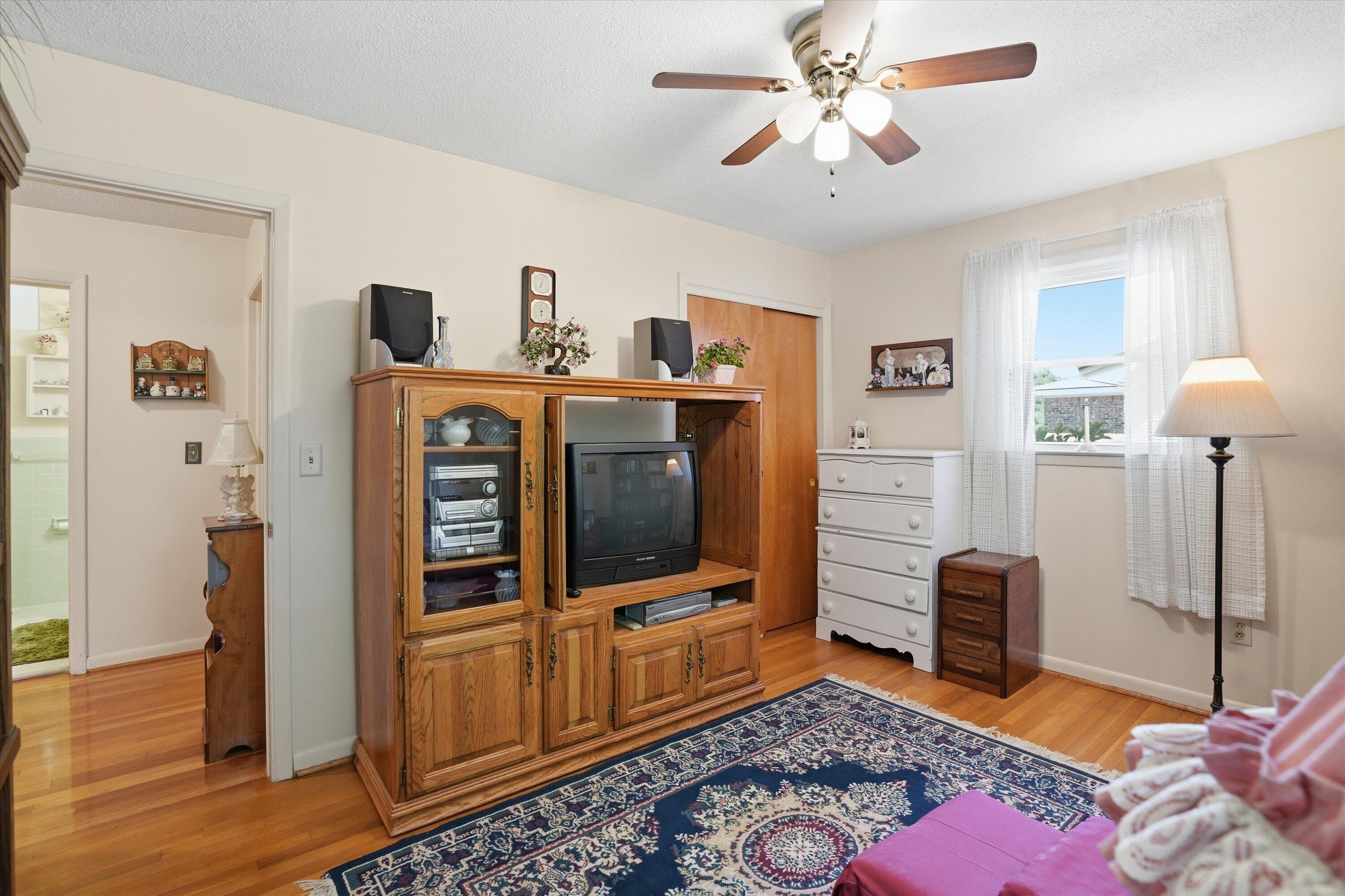 5312 Chantilly Lane