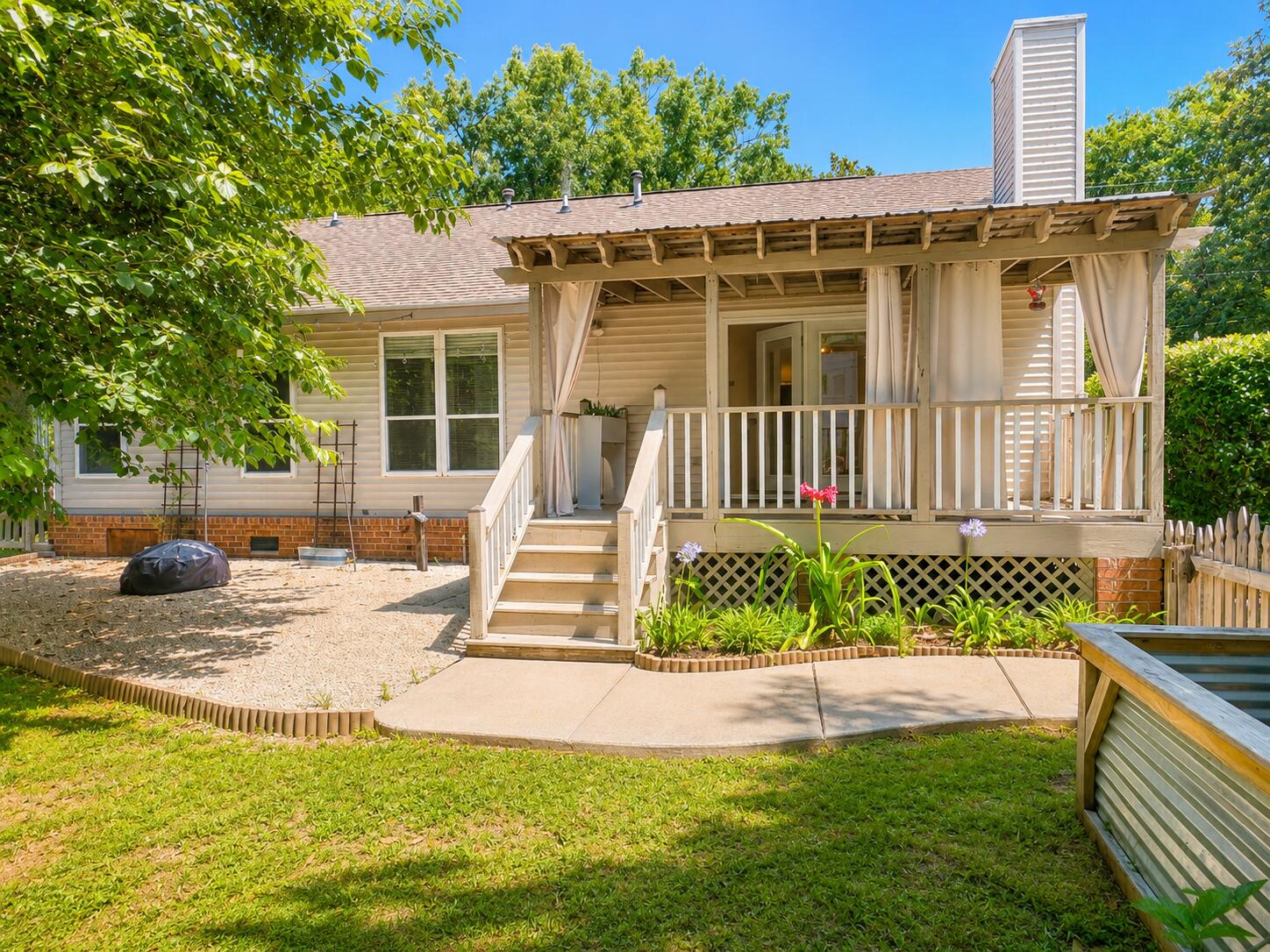 2041 Woodland Shores Road