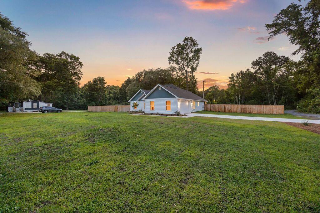 6324 N Highway 17
