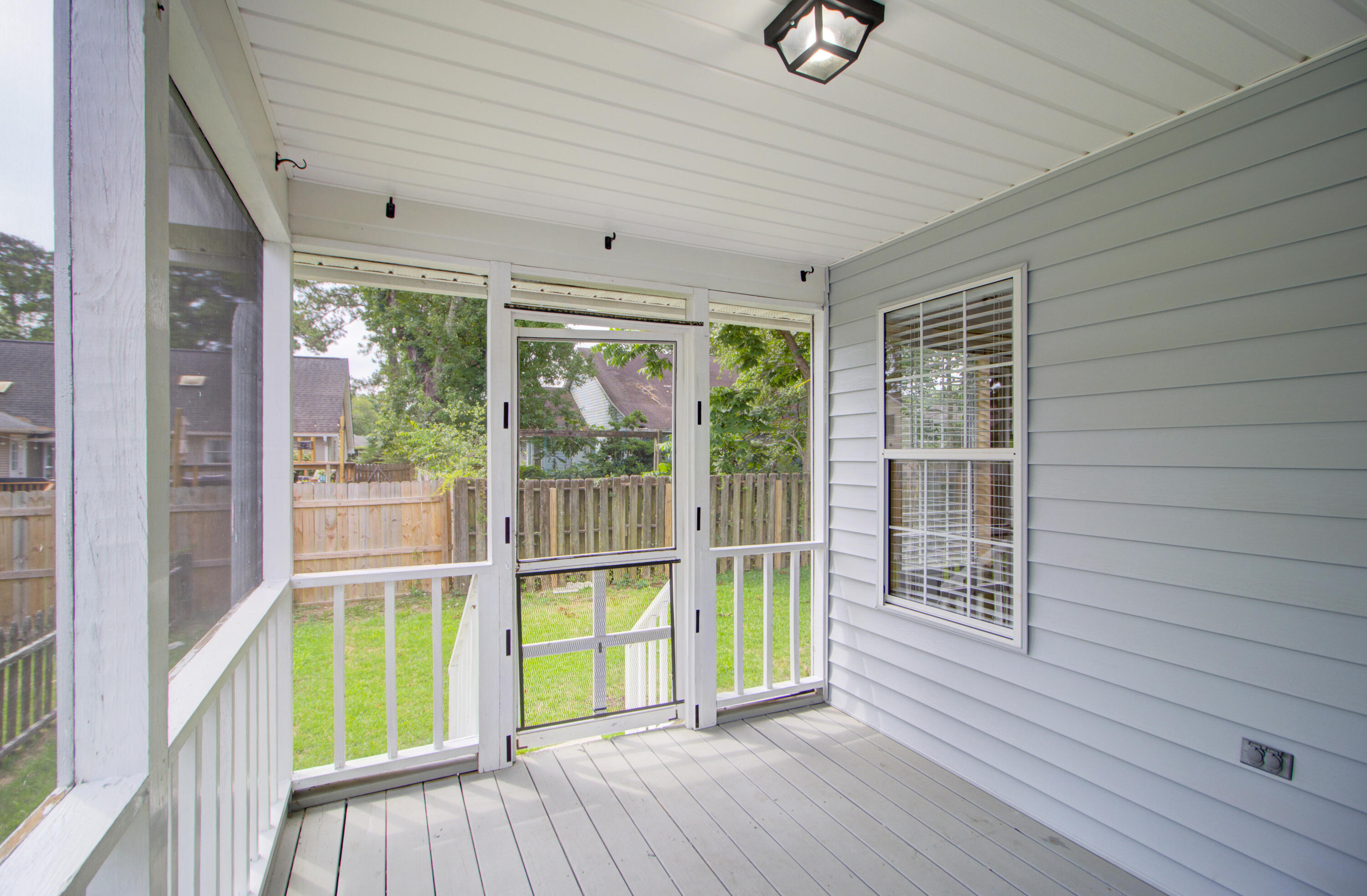 529 Beechcraft Street