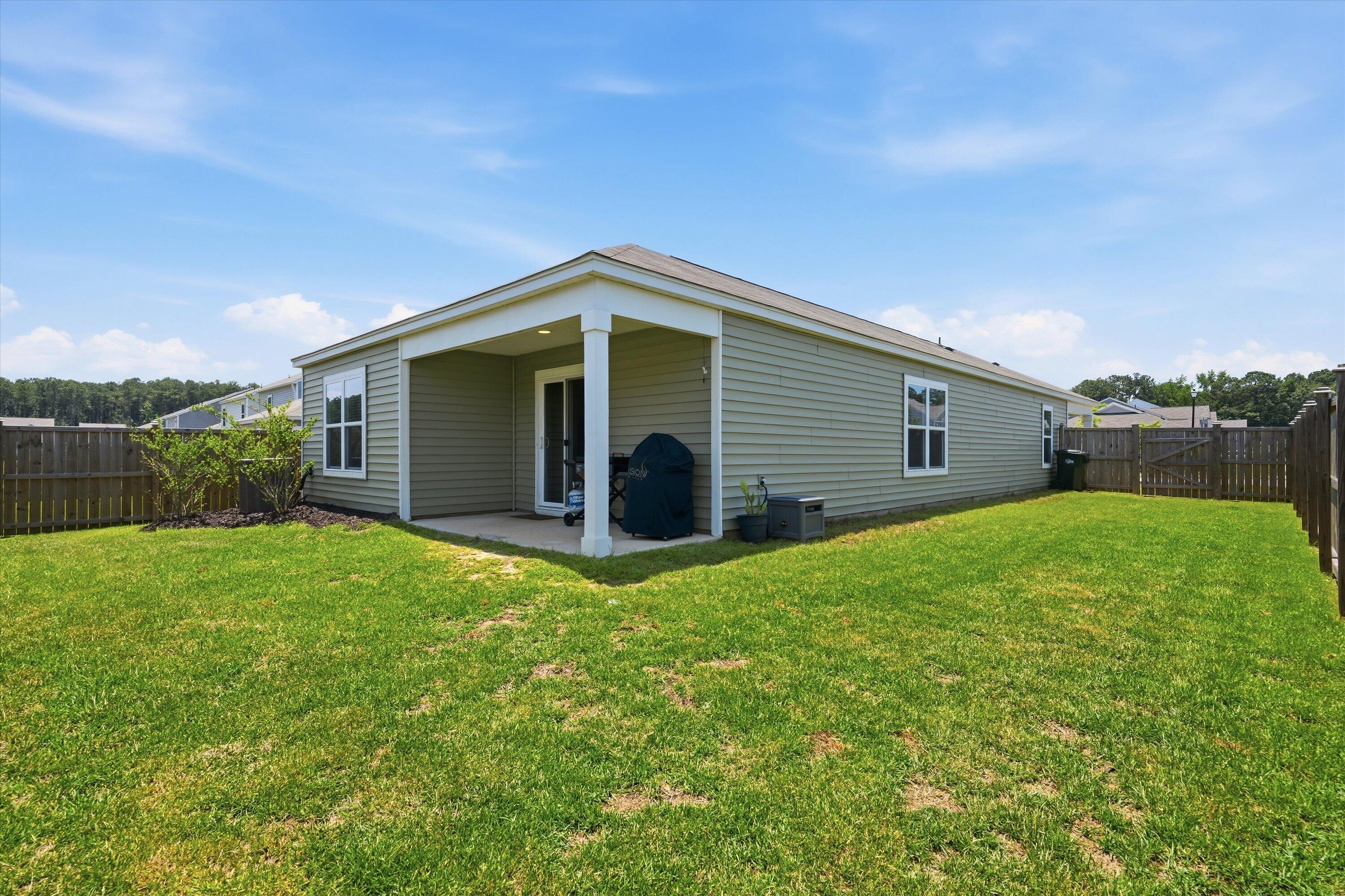 428 White Scallop Way