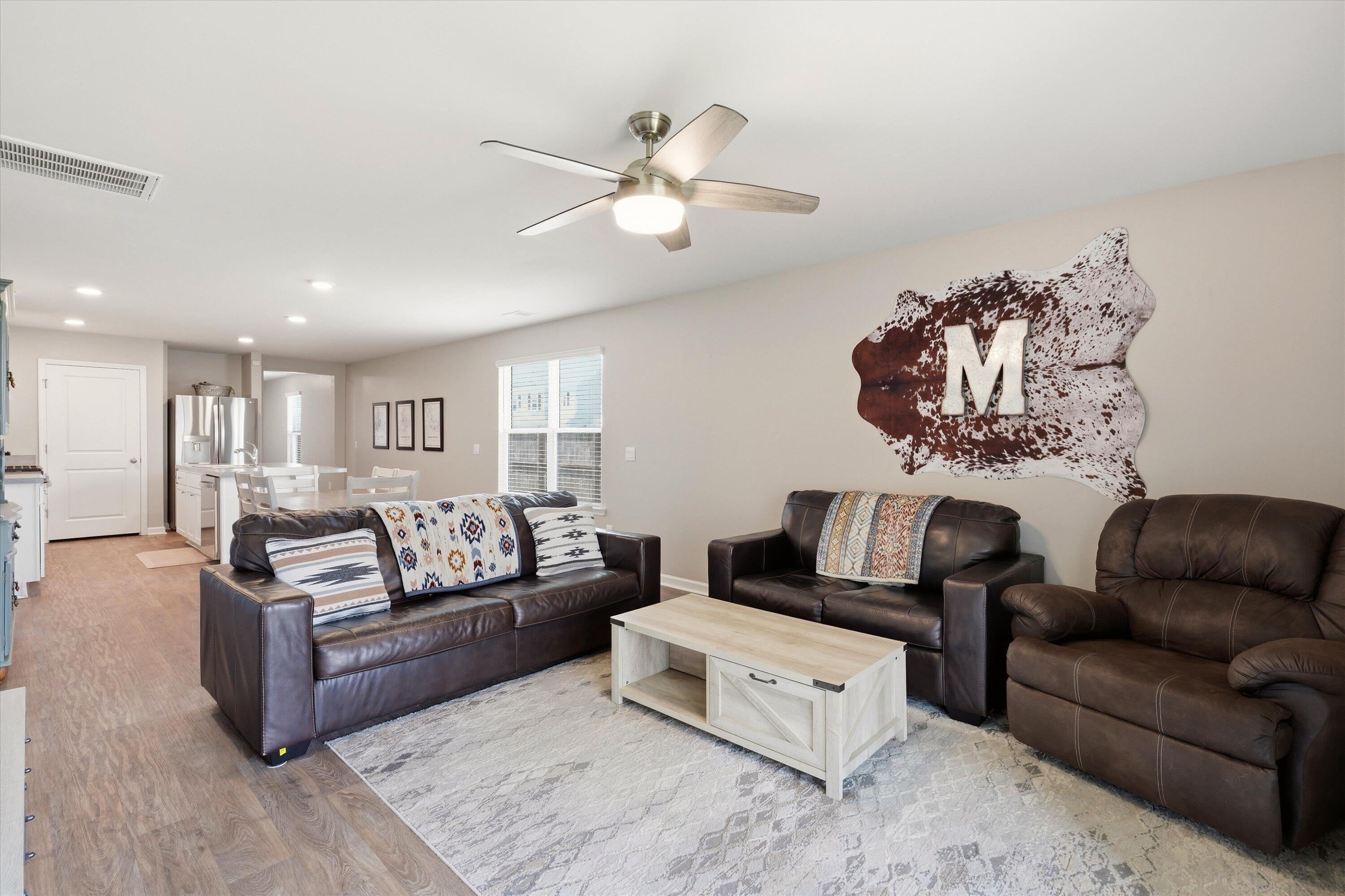 428 White Scallop Way