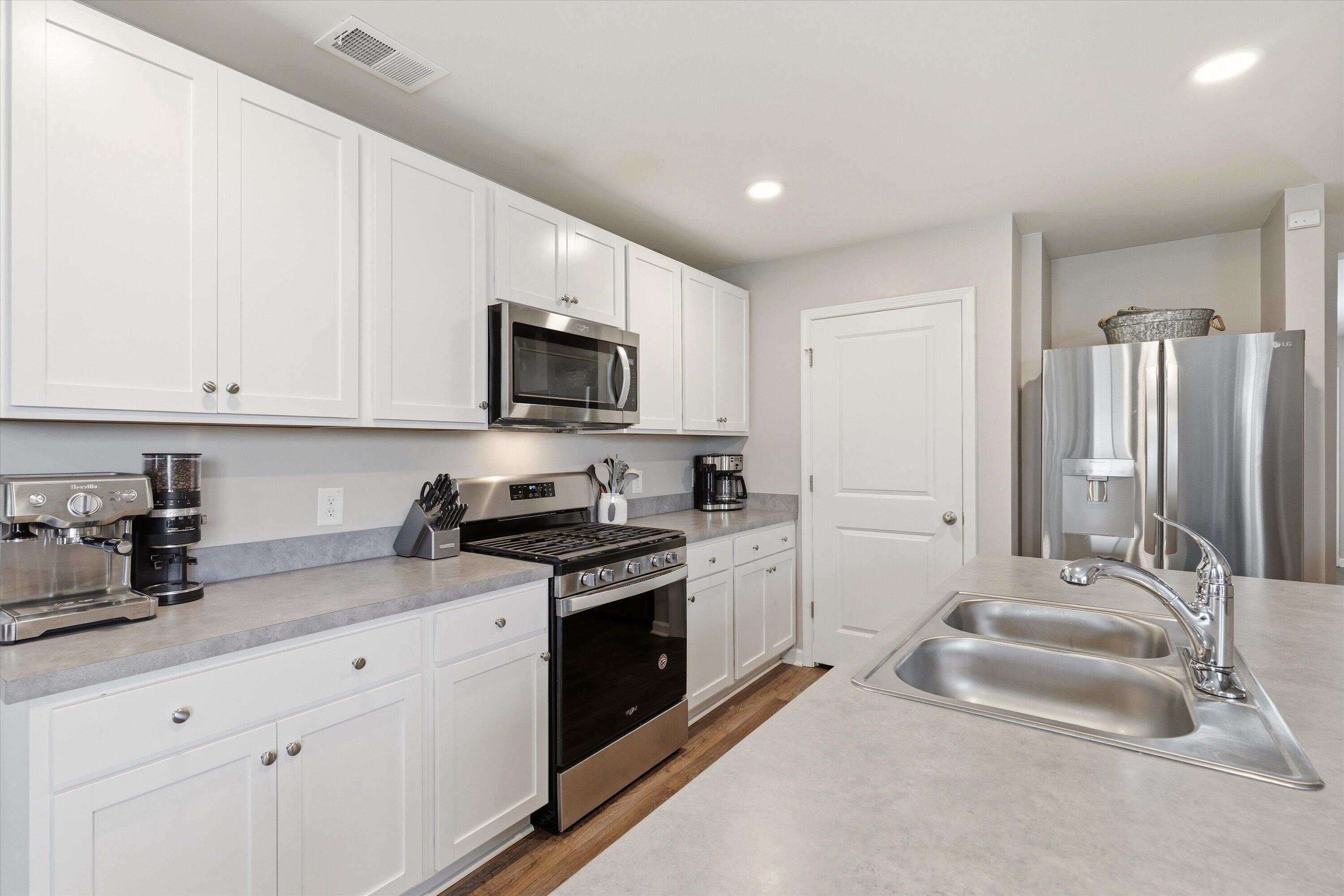 428 White Scallop Way