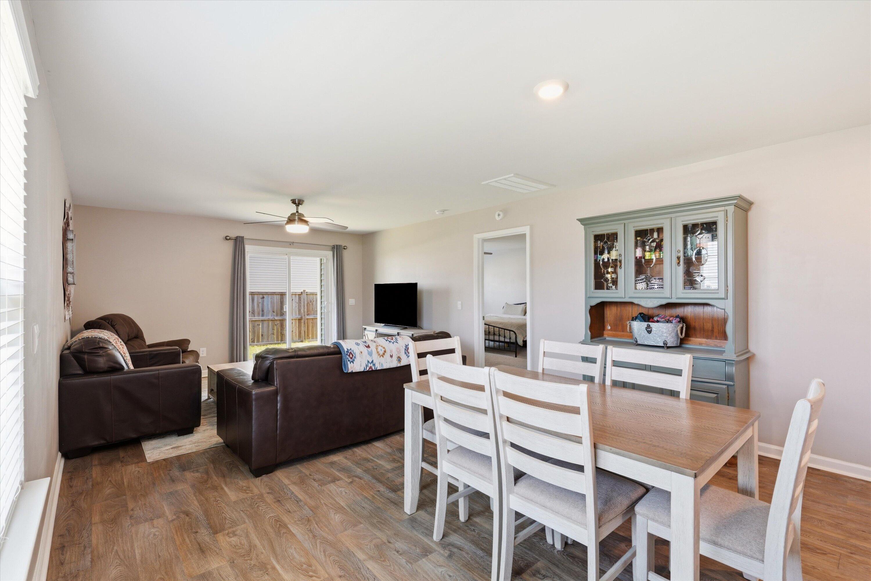 428 White Scallop Way