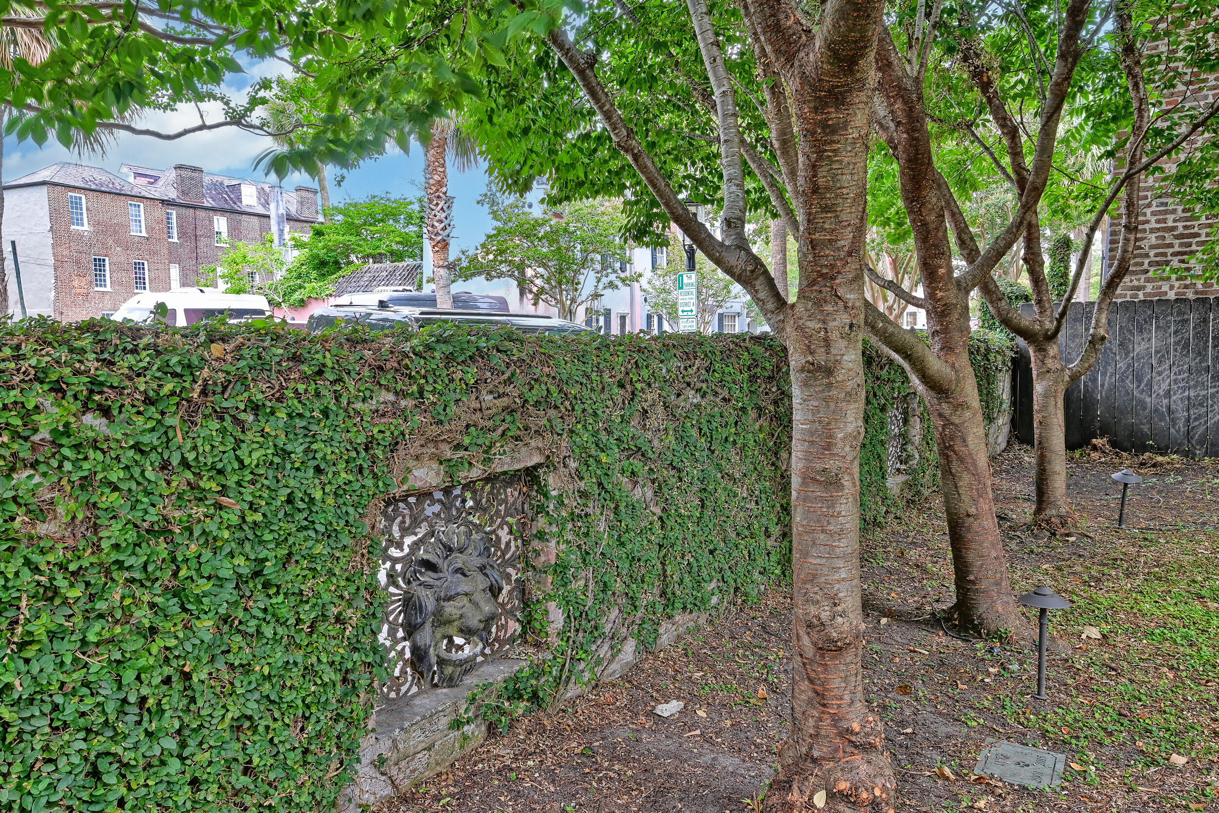10 Chalmers Street