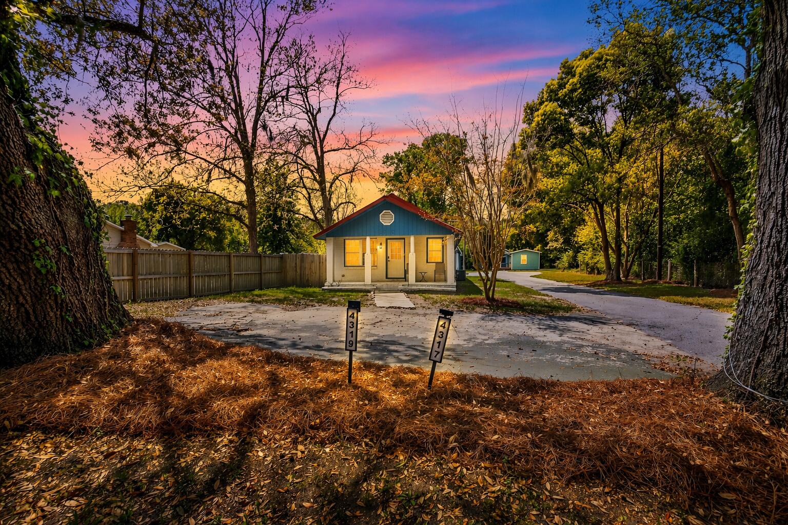 4317&4319 Davison Road