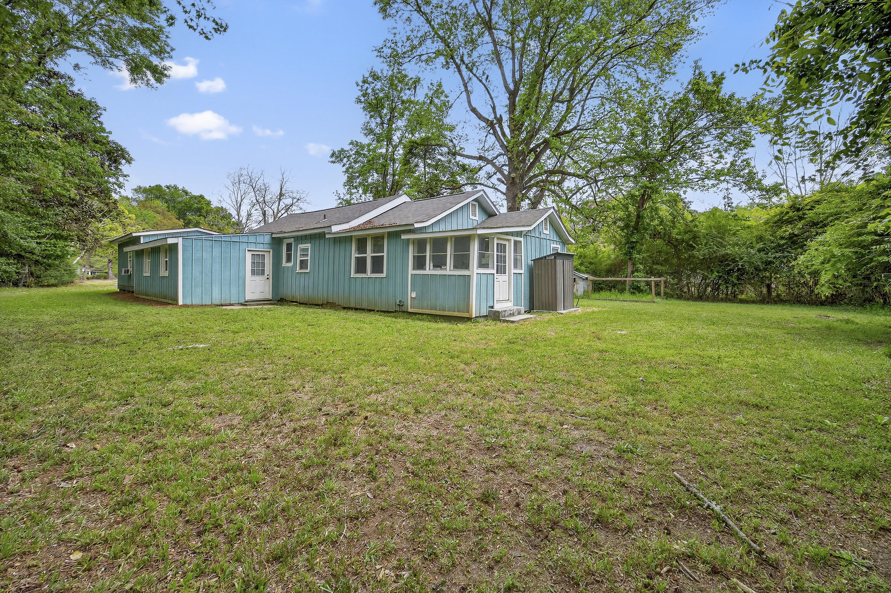 4317&4319 Davison Road