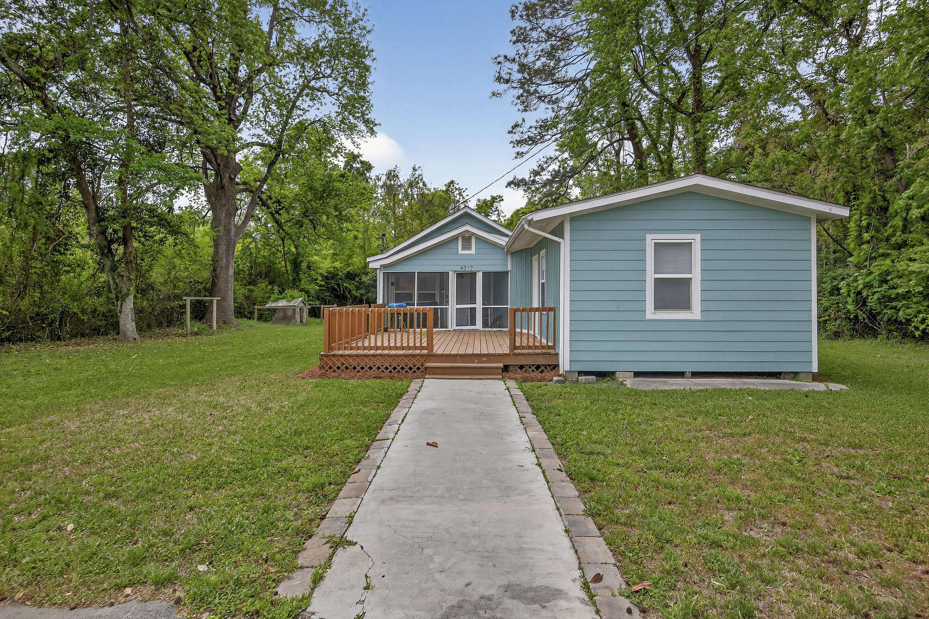 4319&4317 Davison Road