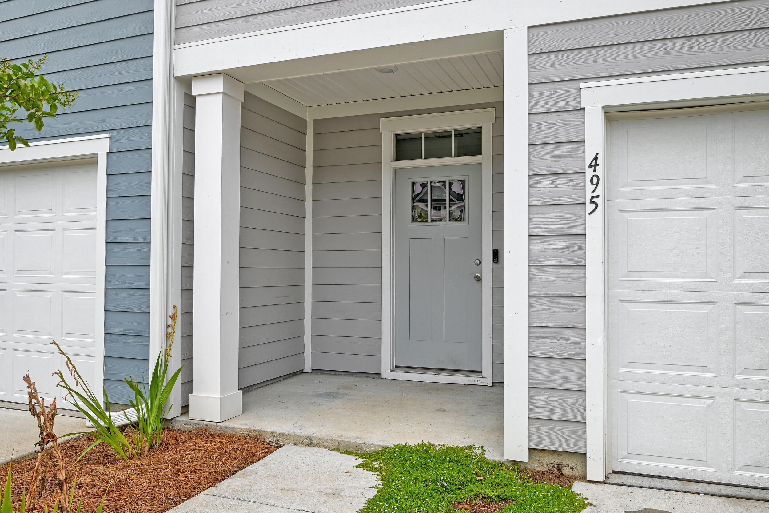 495 Trotters Lane