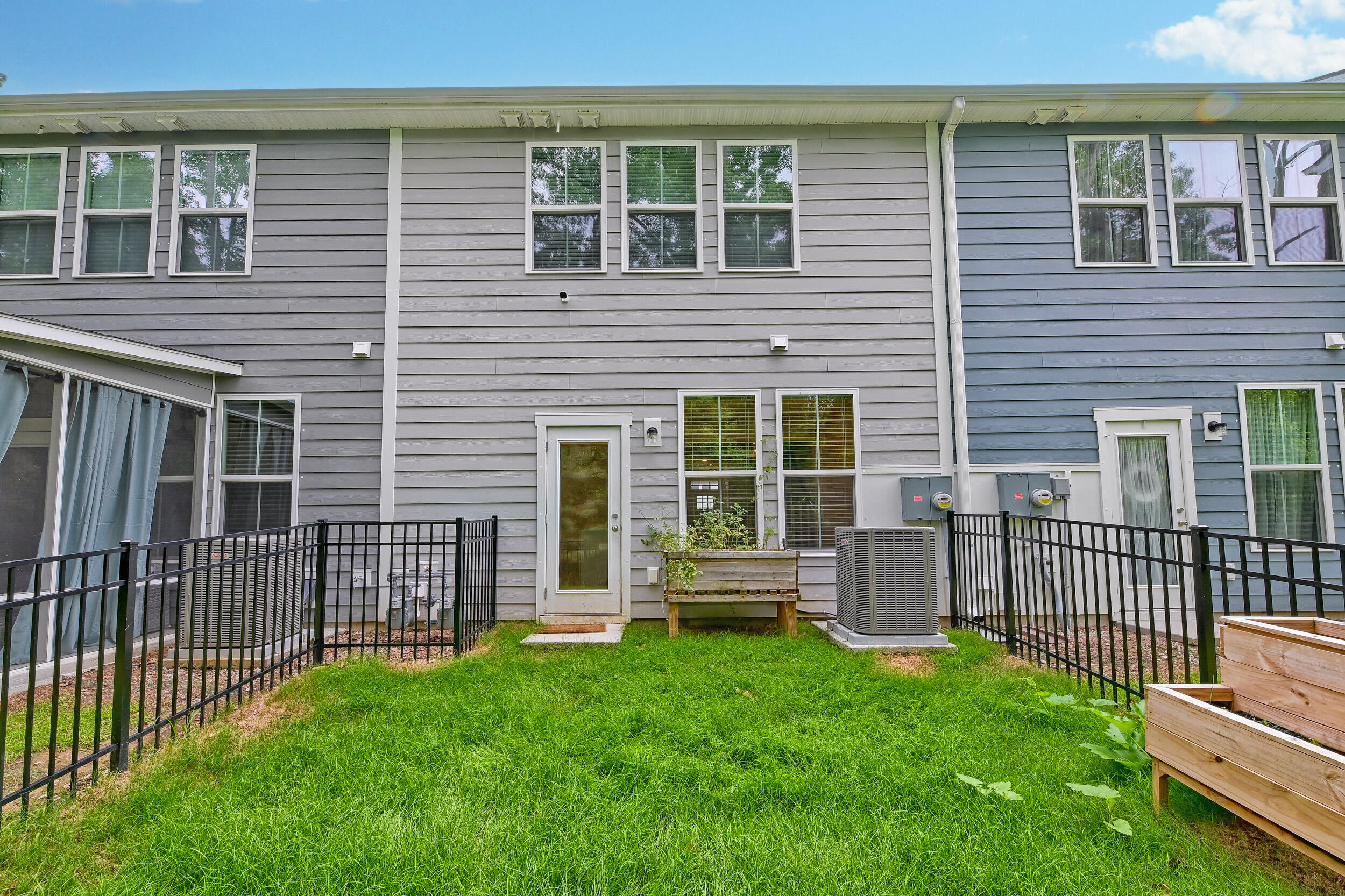 495 Trotters Lane