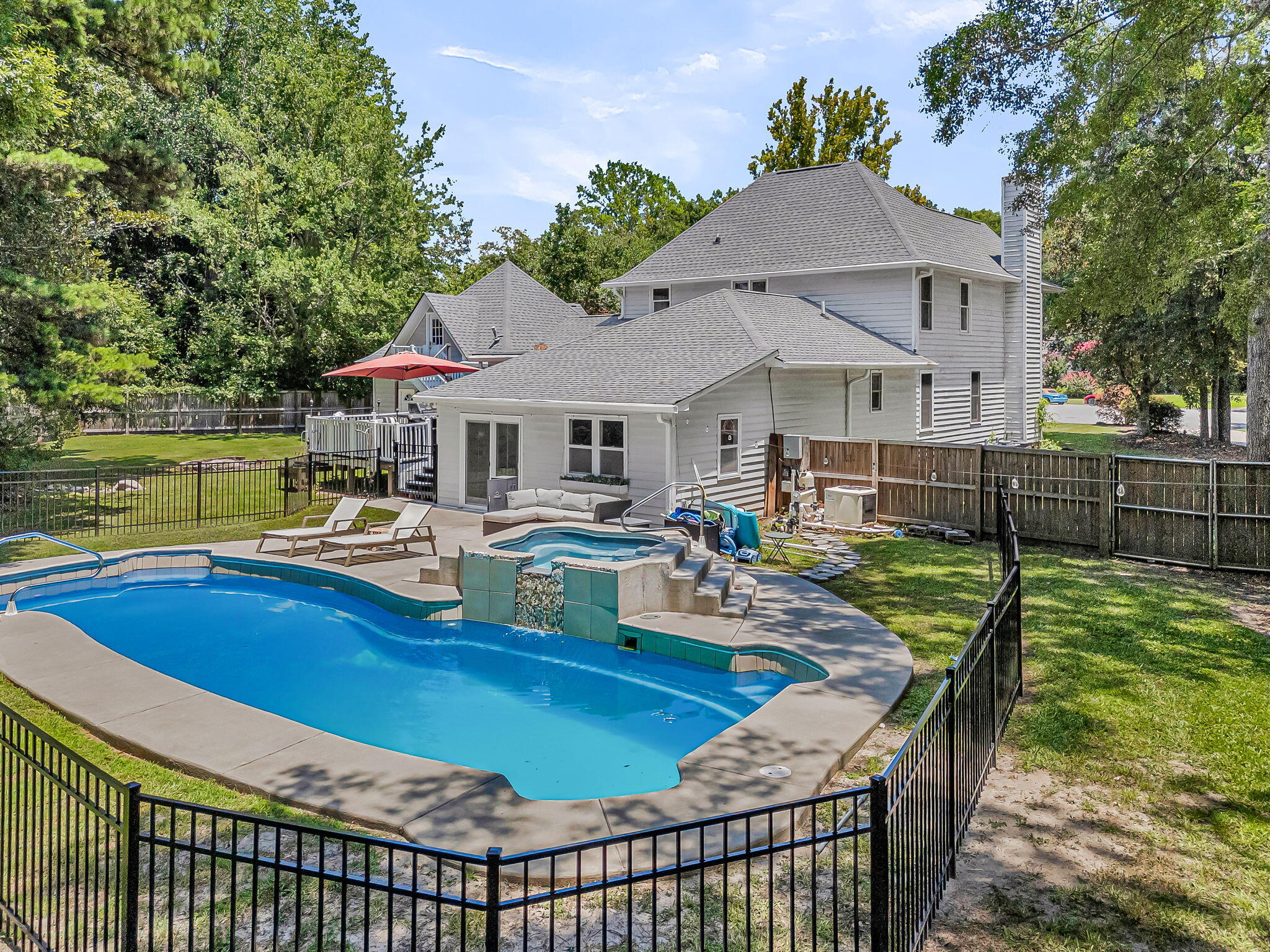 14 Brigadoon Place