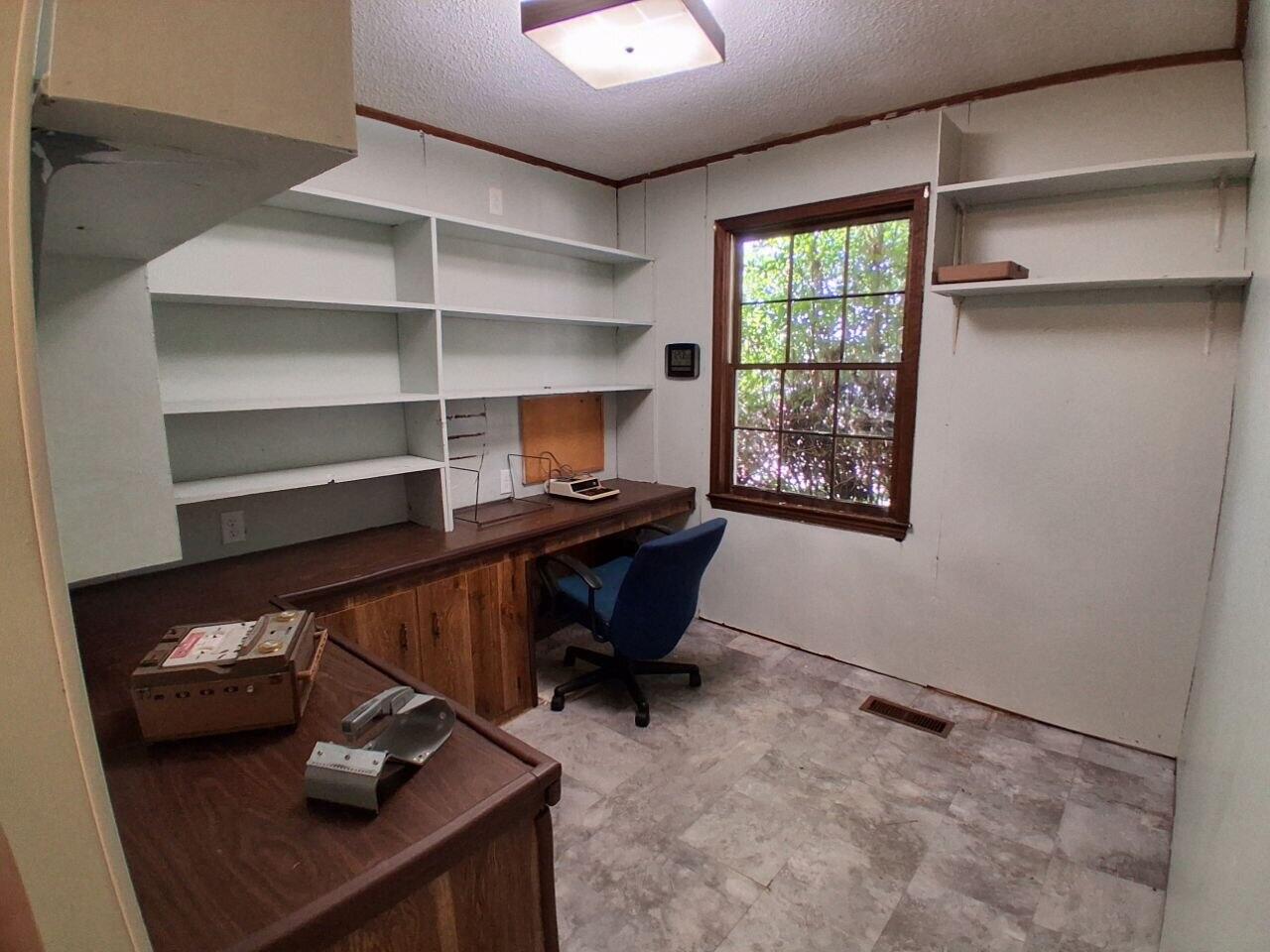 2112 W Carolina Avenue