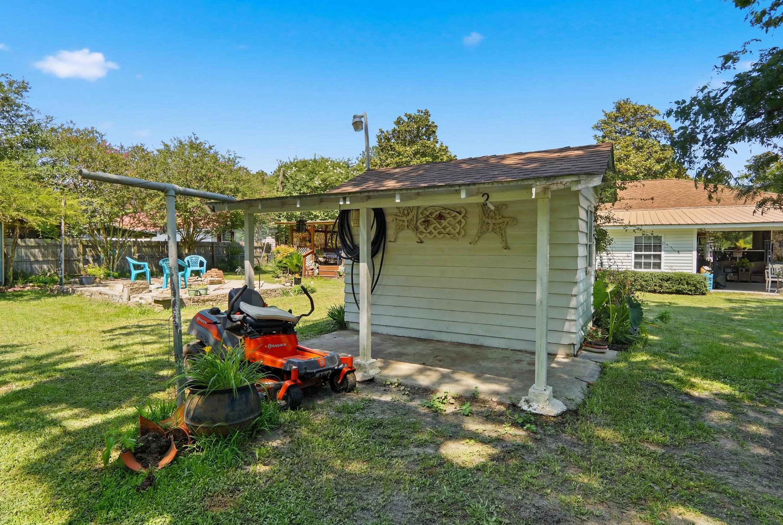 1729 Old Whitesville Road